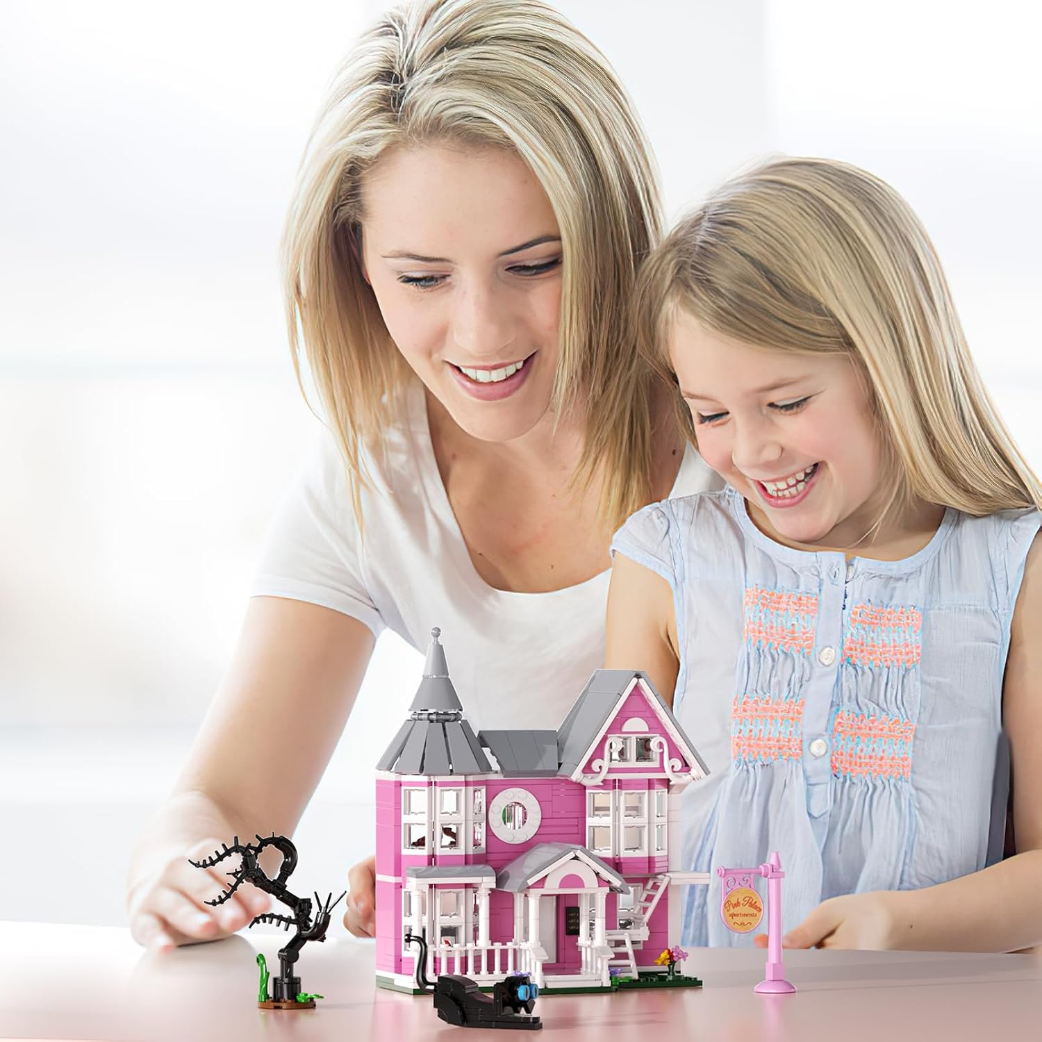 Pink Palace House Building Set, Halloween Mansion Model Toys Kit, Haunted House Building Blocks, Compatible with Lego, Horror Architecture for Kids Adults, Christmas or Holiday (566PCS)