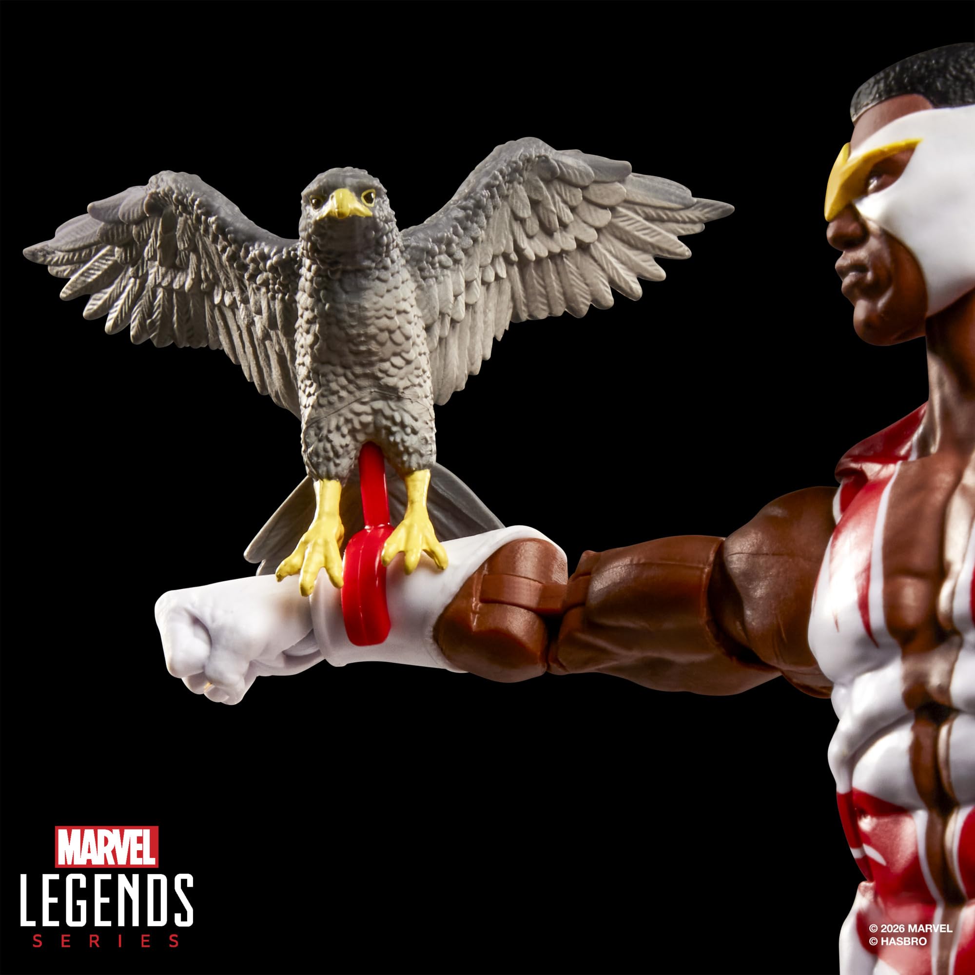 Marvel Legends Series, Secret Wars, Marvel’s Falcon, Figura Retro Coleccionable de 15 cm con Escudo lenticular, Inspirada en los cómics del Capitán América