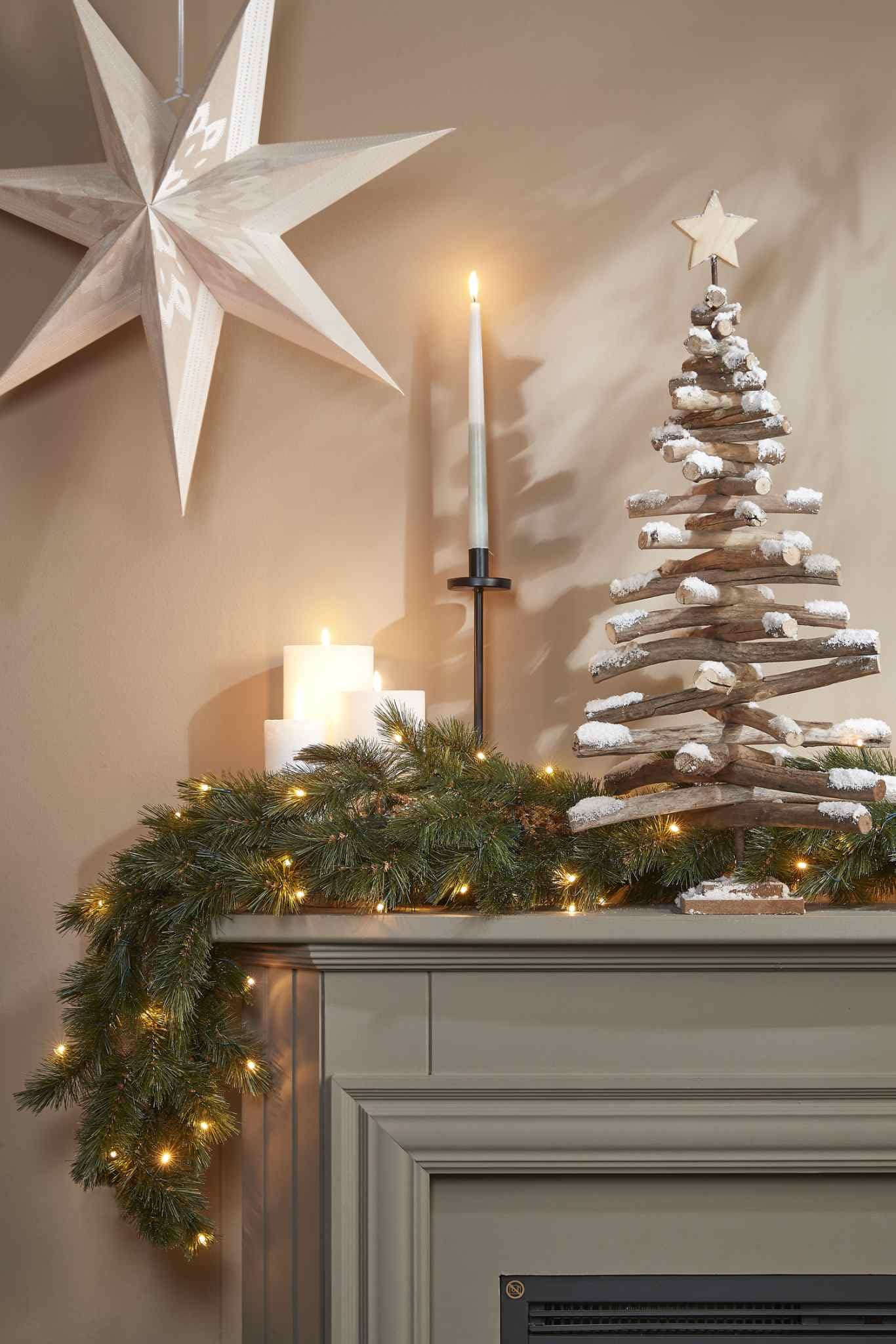 Triumph Tree Forest Frosted Weihnachtsgirlande mit LED-Beleuchtung - L270 cm - Grün