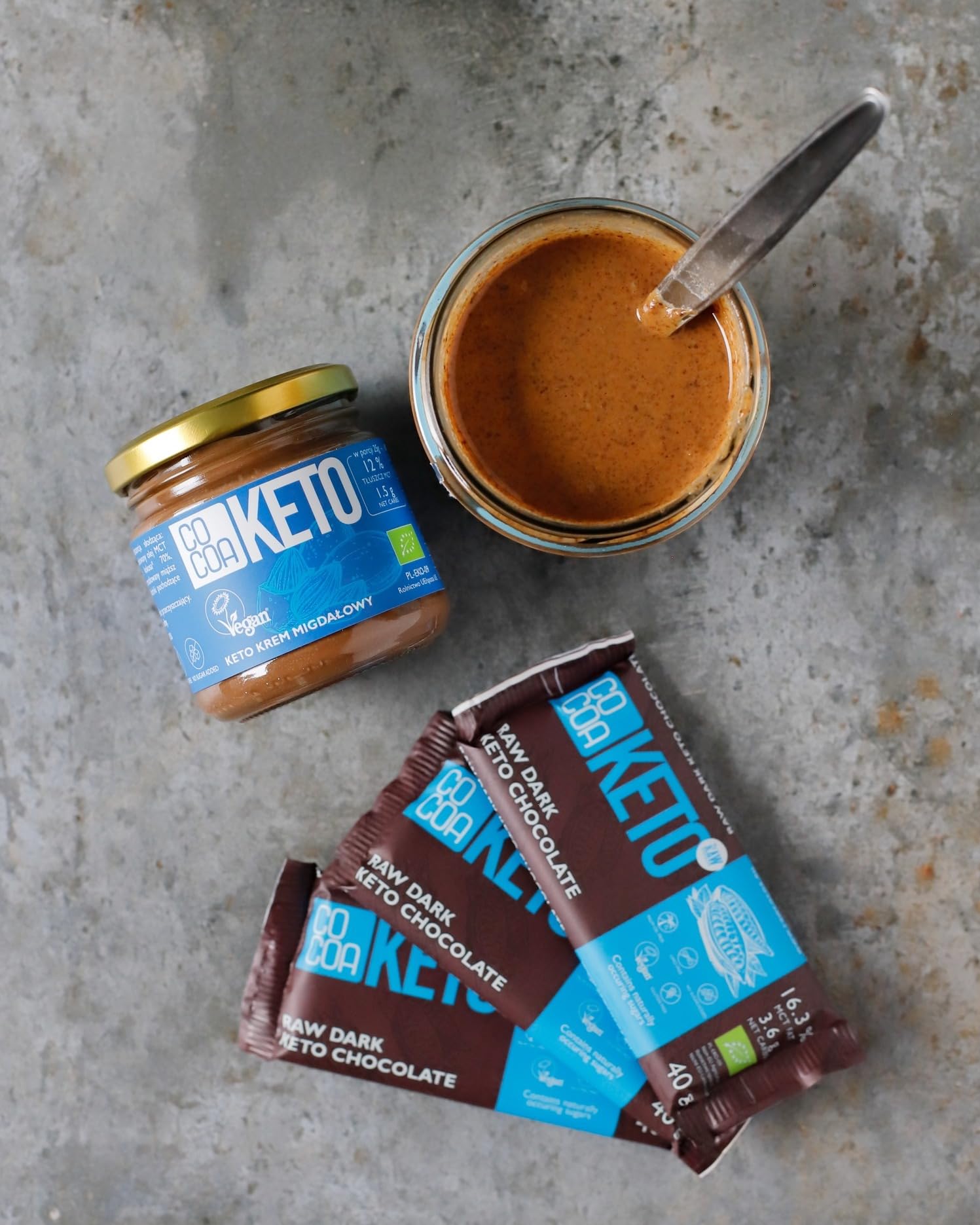CO COA Celebration Chocolat Noir BIO Keto - Paquet 12x40g, Sans Gluten, 0% Sucre Ajouté, Snack Faible en Glucides avec Huile MCT, Parfait pour Régime Cétogène, Sans Additifs Aromatiques