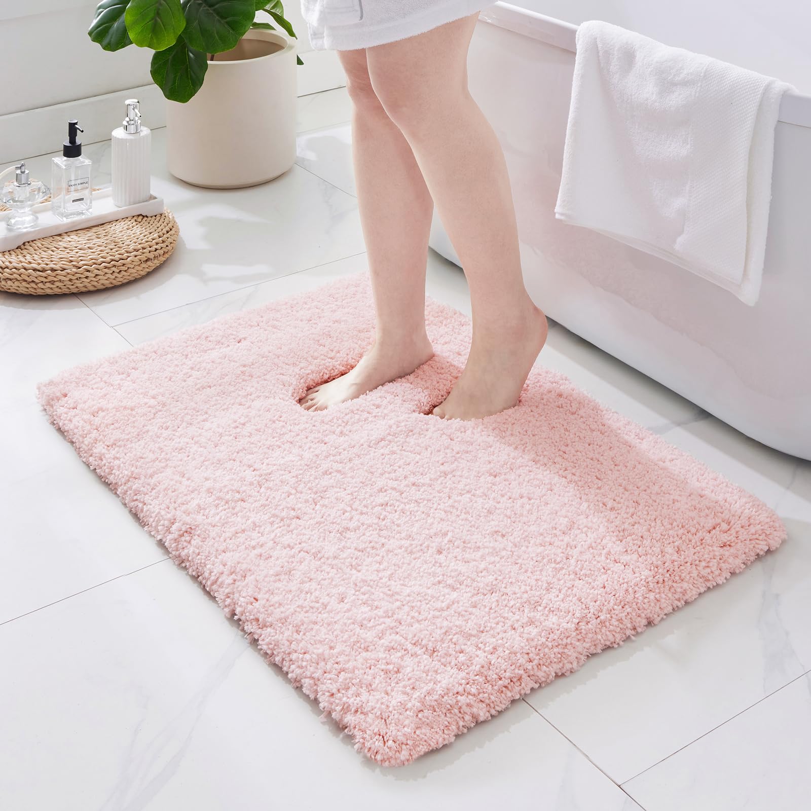 ILANGO Pink Bathroom Rugs 32 20 Non Slip Super Absorbent Extra Thick Soft Washable Bath Mat for Floor