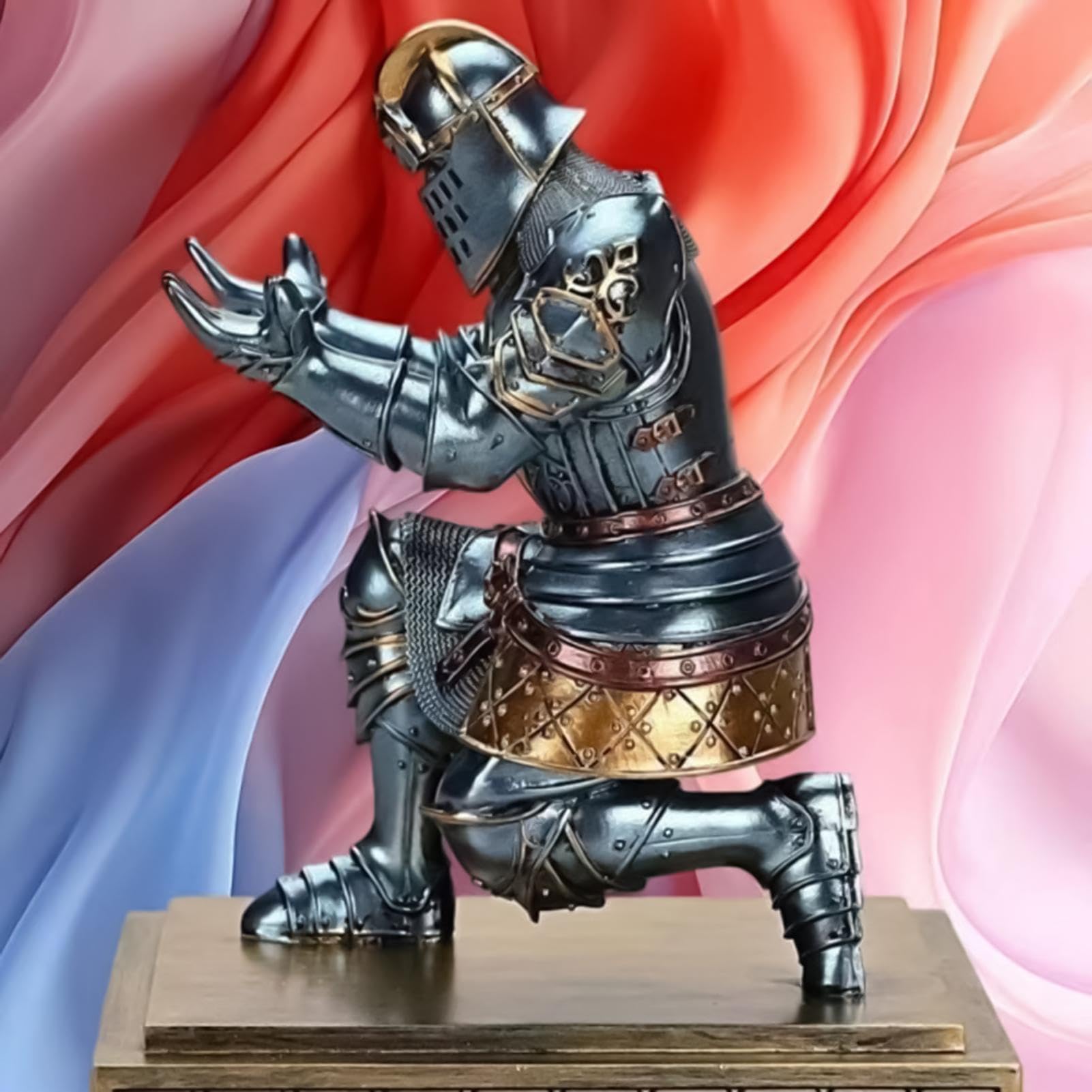 Portapenne Cavaliere Supporto Per Pastelli In Inginocchiata | Statuette Di Cavaliere In Inginocchiata per , Pennarelli, Matite, Pastelli, Pennelli Pittura, Scrivania, Ufficio, Aula,
