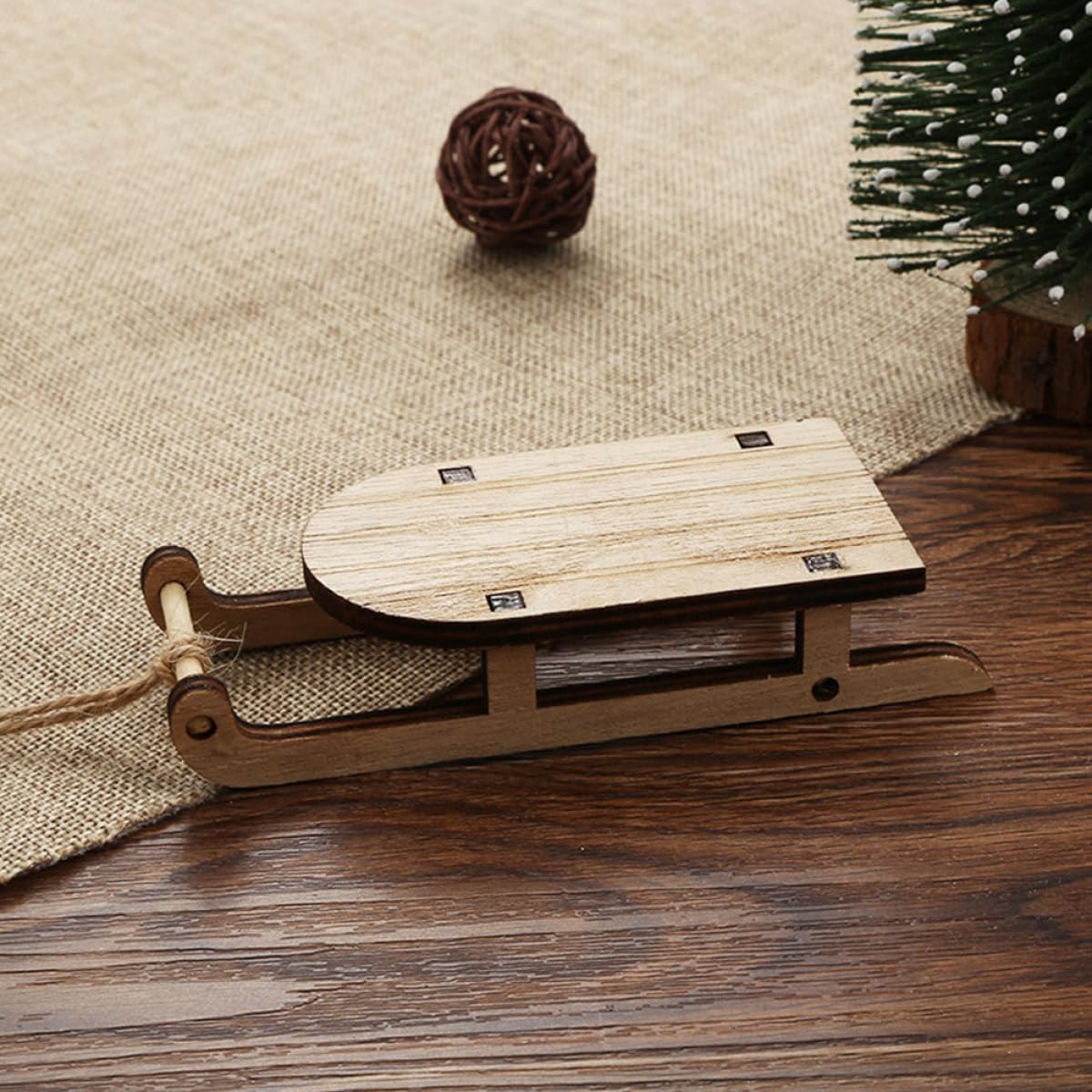 Wooden Sleigh Ornament and Christmas Sled Adornment 8pcs Set Hanging Desktop Sleigh Decor for Holiday Home and Office Seasonal Festival Decorations