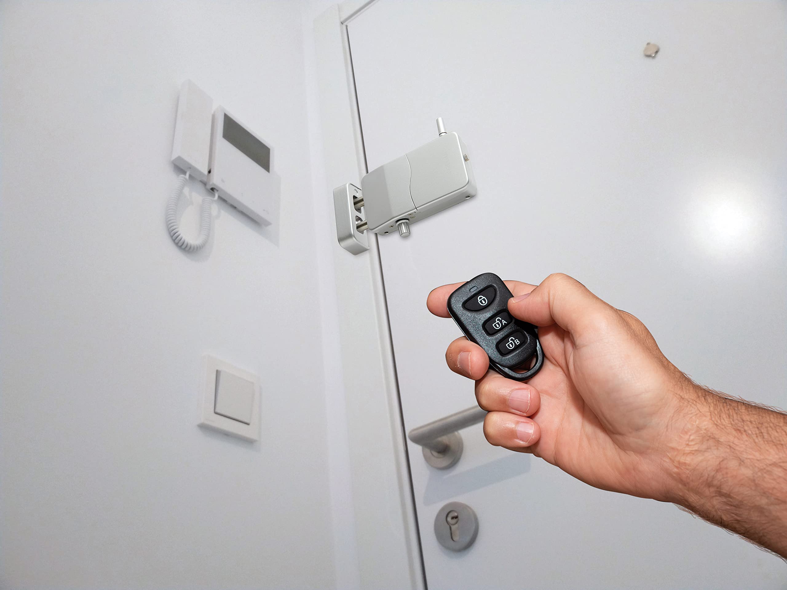 ARREGUI CI10P-AL Serratura di Sicurezza Invisibile per Porta con Allarme Antifurto | 4 Telecomandi | Serratura Elettronica per Porta | Serratura Wireless | Catenaccio Interno | Argento