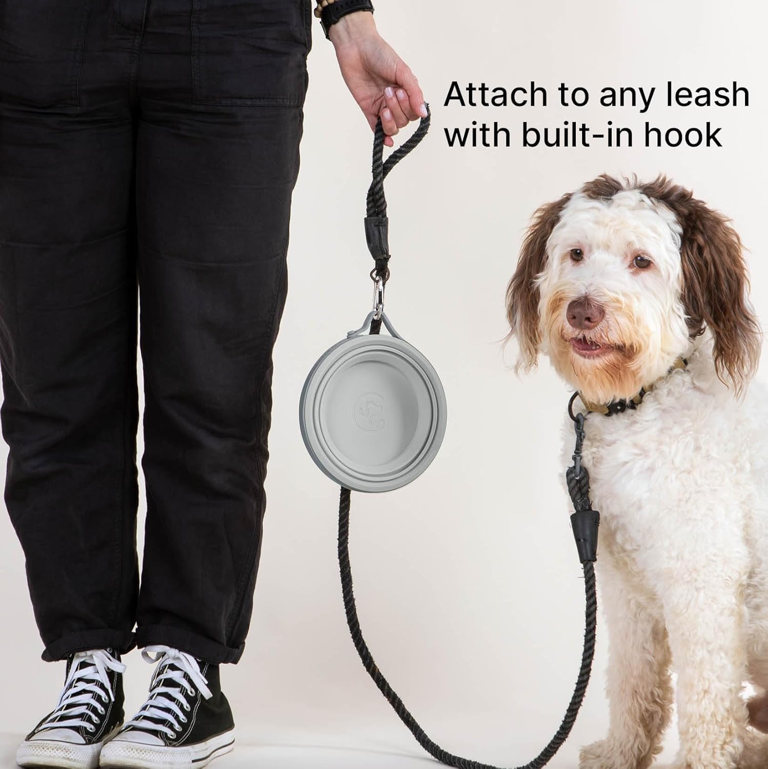 Cleverpup Nomad - Cuenco grande plegable de viaje para perros – 4 tazas de silicona sin BPA para perros medianos y grandes, portátil, alimentos y agua, apto para lavavajillas, silicona gris