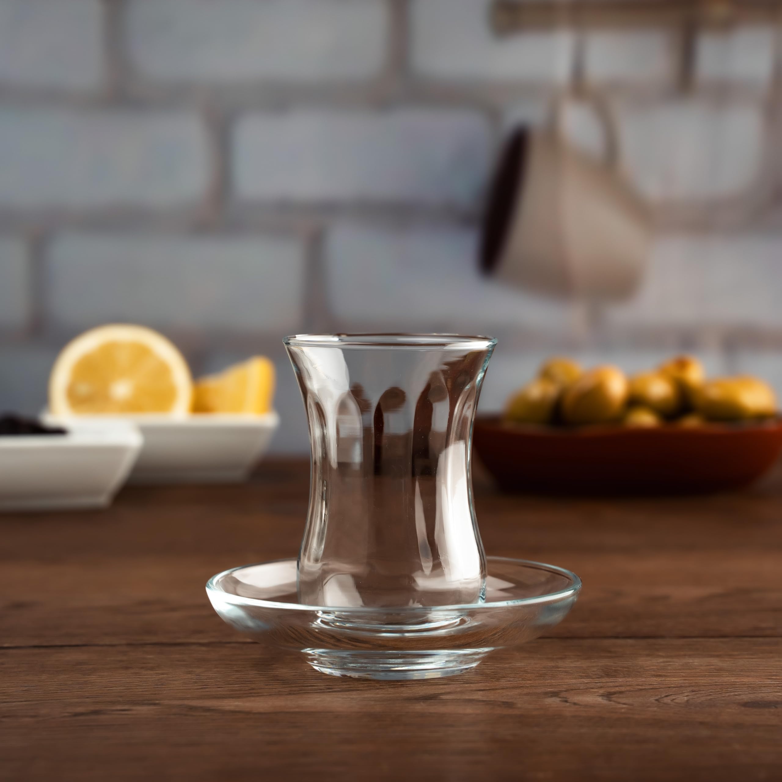 Juego de Té Turco Tradicional con Diseño,13 Piezas, Incluye: 6 Tazas de Té de Vidrio (115 ml/4 oz), 6 Platillos y un Azucarero con Tapa de Vidrio (260 ml/8,7 oz)