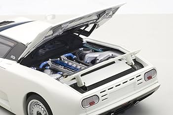 オートアートブガッティ　EB 110 GT ホワイト1:18 AutoArt Bugatti EB110 GT, White 1/18 Diecast Car