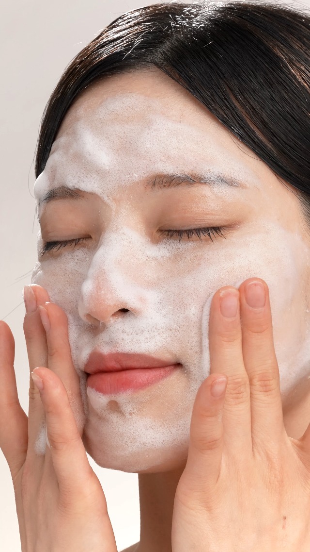 Amazon.com : SU:M Micro-Active Pink Vitamin Bubbletox Mask Pack