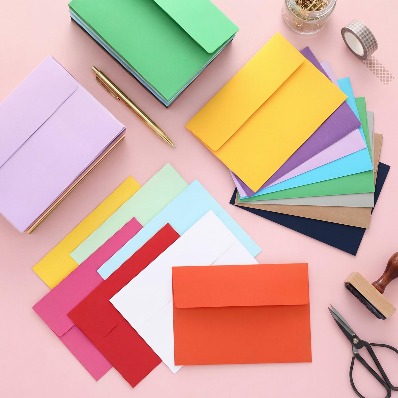 SATINIOR 300 buste per inviti in formato A7, 15 colori, per biglietti da 12,7 x 17,8 cm, con chiusura adesiva, per lettere, foto, biglietti, matrimoni, baby shower, 13,3 x 18,4 cm