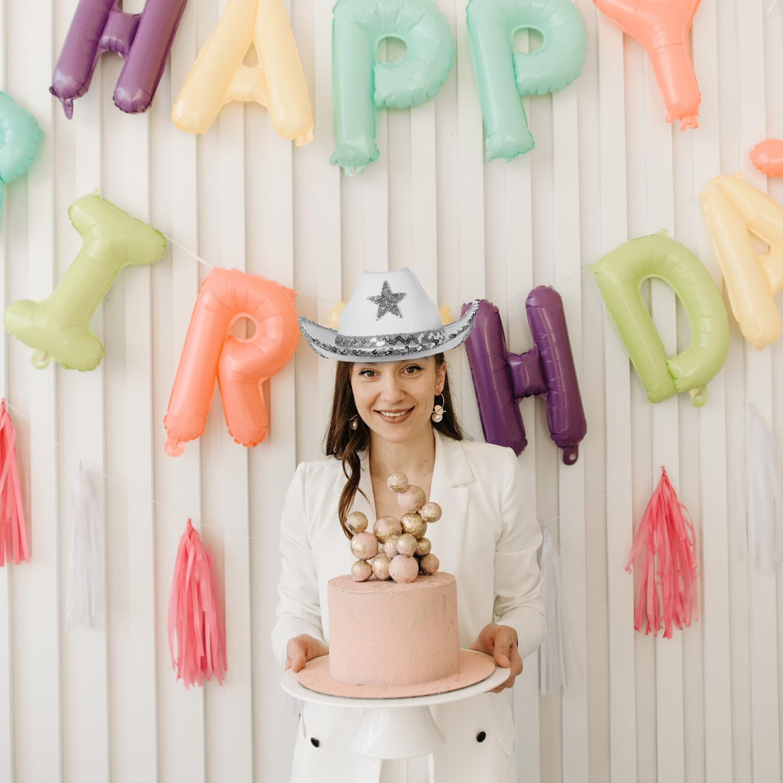 SHINEOFI Sombrero de Vaquera Occidental Blanco para Mujer, Accesorio de Disfraz con Cuerda Ajustable para Fiestas y Eventos Temáticos, Sombrero de Vaquero para Boda y Despedida de Soltera,