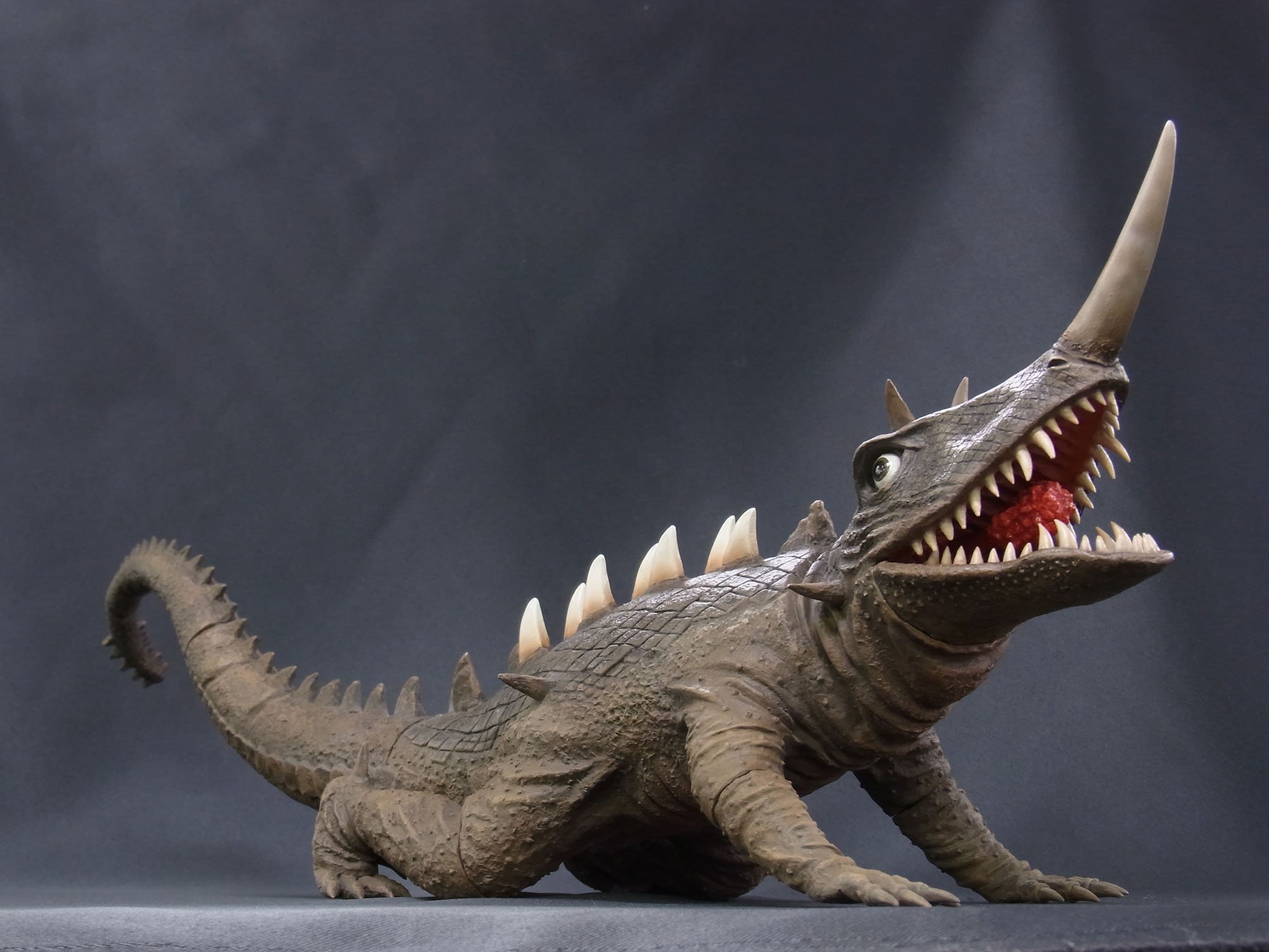 Amazon.co.jp: 大怪獣シリーズ 大映特撮編 バルゴン (PVC製塗装済み