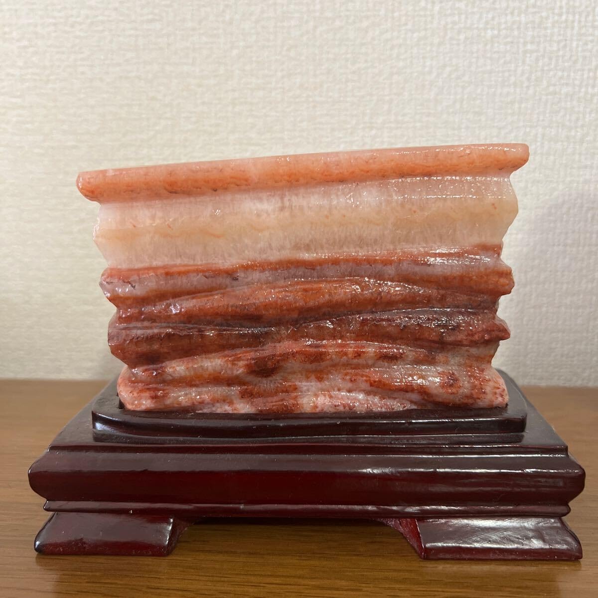 Amazon.co.jp: 超大バラ肉石奇石 天然観賞石 原石 豚肉石 台座込み 
