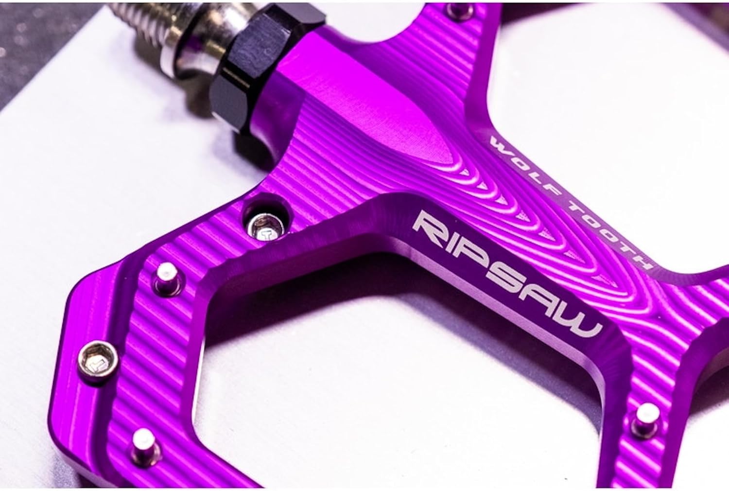 Wolf Tooth Ripsaw Aluminum Pedal