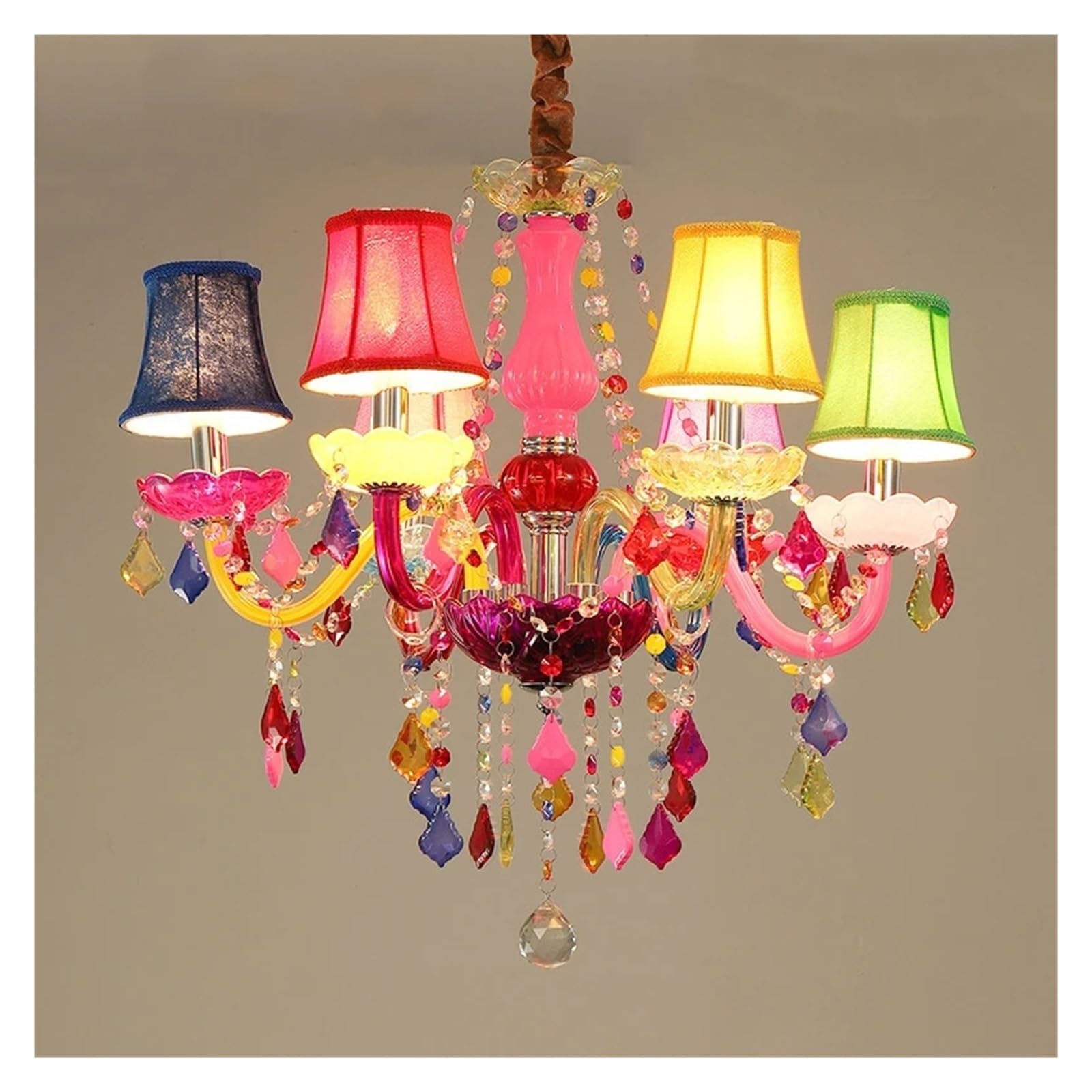 Lustre coloré en cristal de princesse pour sublimer la chambre et l'escalier