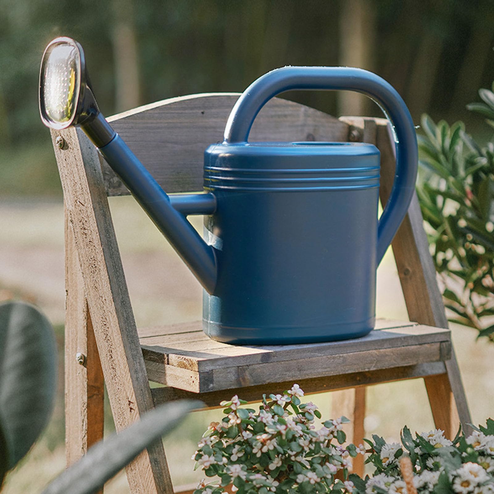 Arrosoir en Plastique de 8 L avec Bec Verseur, Conception épaissie Améliorée pour Le Jardinage Domestique, Arrosoir Bleu de Grande capacité pour Plantes et Fleurs (Blue)