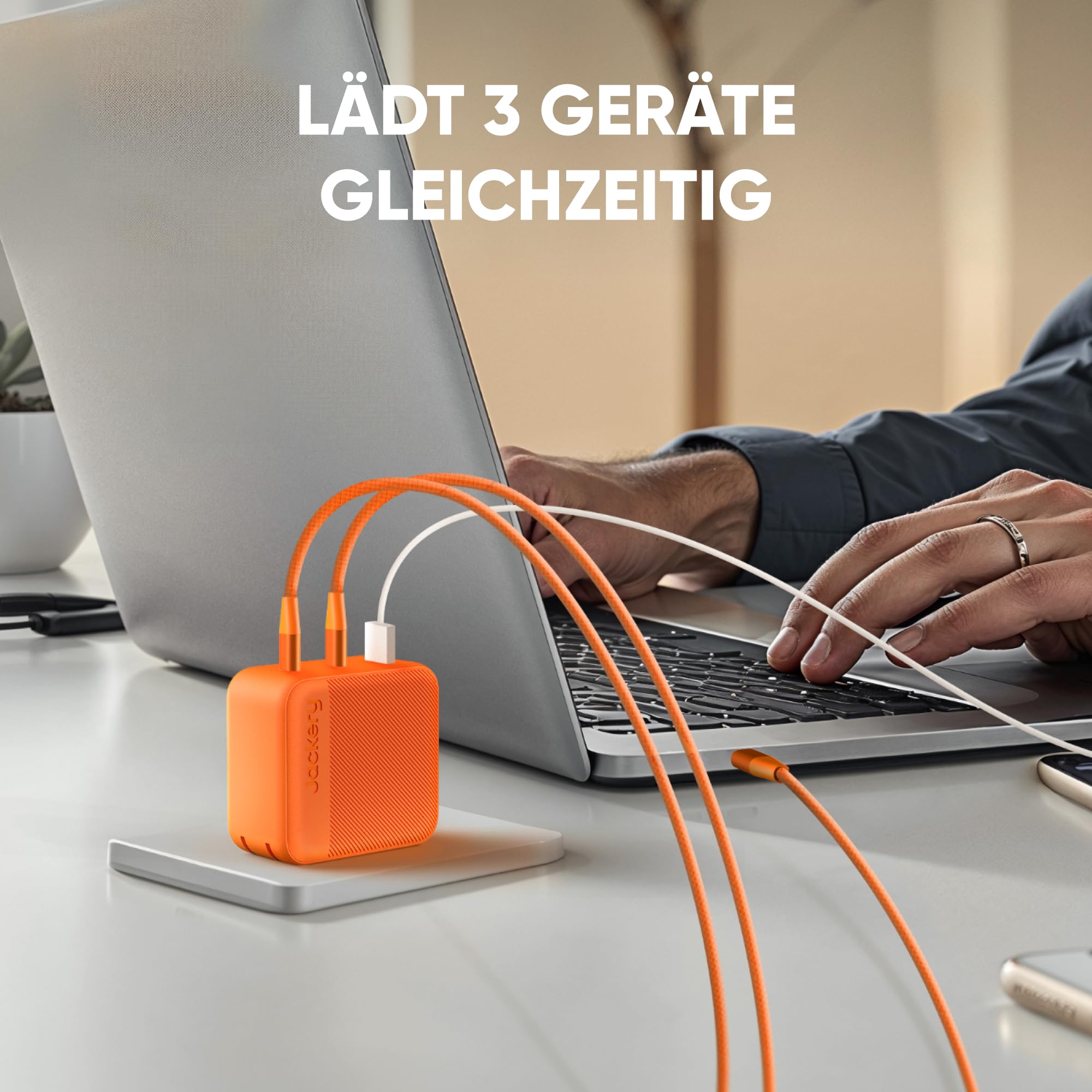 Jackery 102W GaN Schnellladegerät mit 3 Anschlüssen – 2×100W USB-C & 18W USB-A, PD3.0/PPS/QC4.0, kompatibel mit Explorer 100 Plus/240 v2/300 Plus | Zwei USB-C-Anschlüsse, 100W Blind-Steckladen, perfekt für Heim-Setups, Ein Ladegerät für meisten Geräte