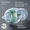 Set Avanzado Anticólico Tommee Tippee de 12 Piezas, Biberones Sin BPA de 5 oz y 9 oz, Recién Nacido 0+ Meses, Incluye Tetinas de Flujo Lento y Medio Similares al Pecho, Asas para Biberón y Cepillo de Limpieza 4
