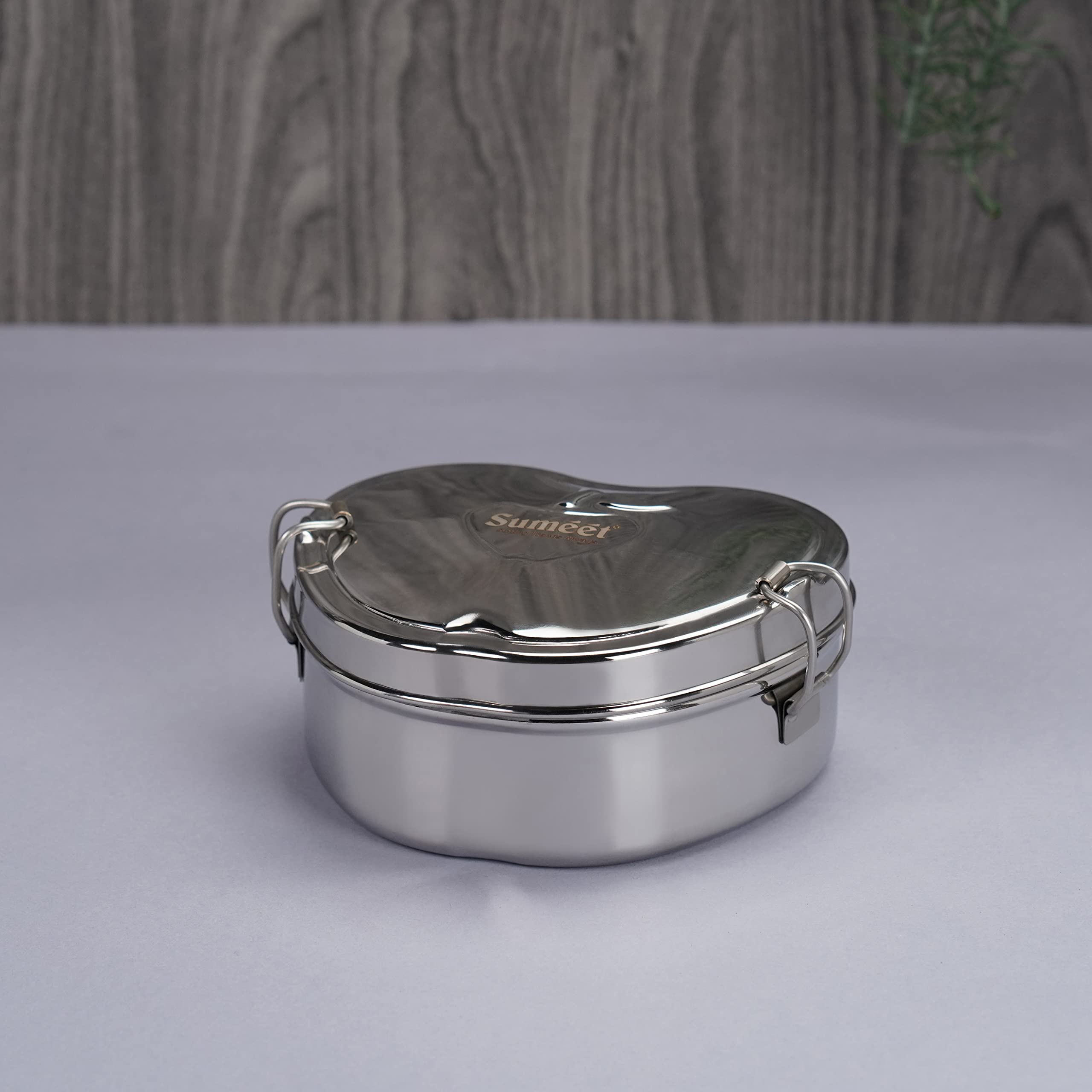 See full amazon price history chart for Sumeet Stainless Steel Apple Lunch Box/Tiffin with Steel Separator Plate and Locking Clip, 650ML, Ideal for 1 Person - Silver Sumeet Stainless Steel Apple Lunch Box/Tiffin with Steel Separator Plate and Locking Clip, 650ML, Ideal for 1 Person - Silver (B0C3DC439J) Amazon Price History, Amazon Price Tracker