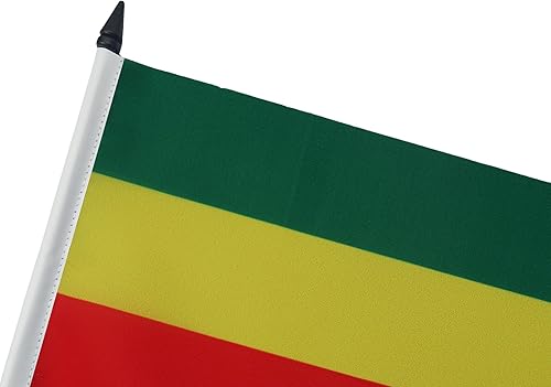 Miniatura 346 de Bandera de mesa Sierra Leona de 5 x 8 pulgadas, bandera de escritorio de Sierra Leona, 8.3 x 5.5 in, barra y base de plástico negro AZ FLAG