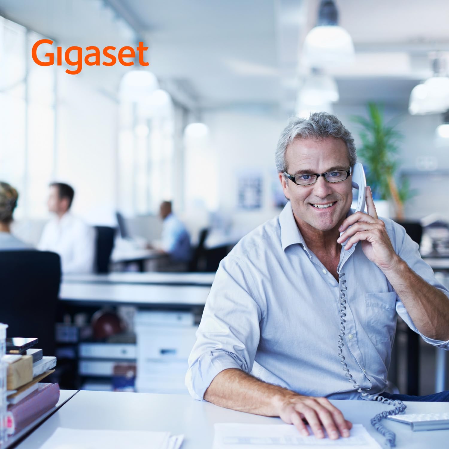 Gigaset DESK 400 - Telefono da tavolo o parete - Telefonare in Modo Semplice - Selezione DTMF o a Impulsi Regolabile, Bianco [Versione Italiana]