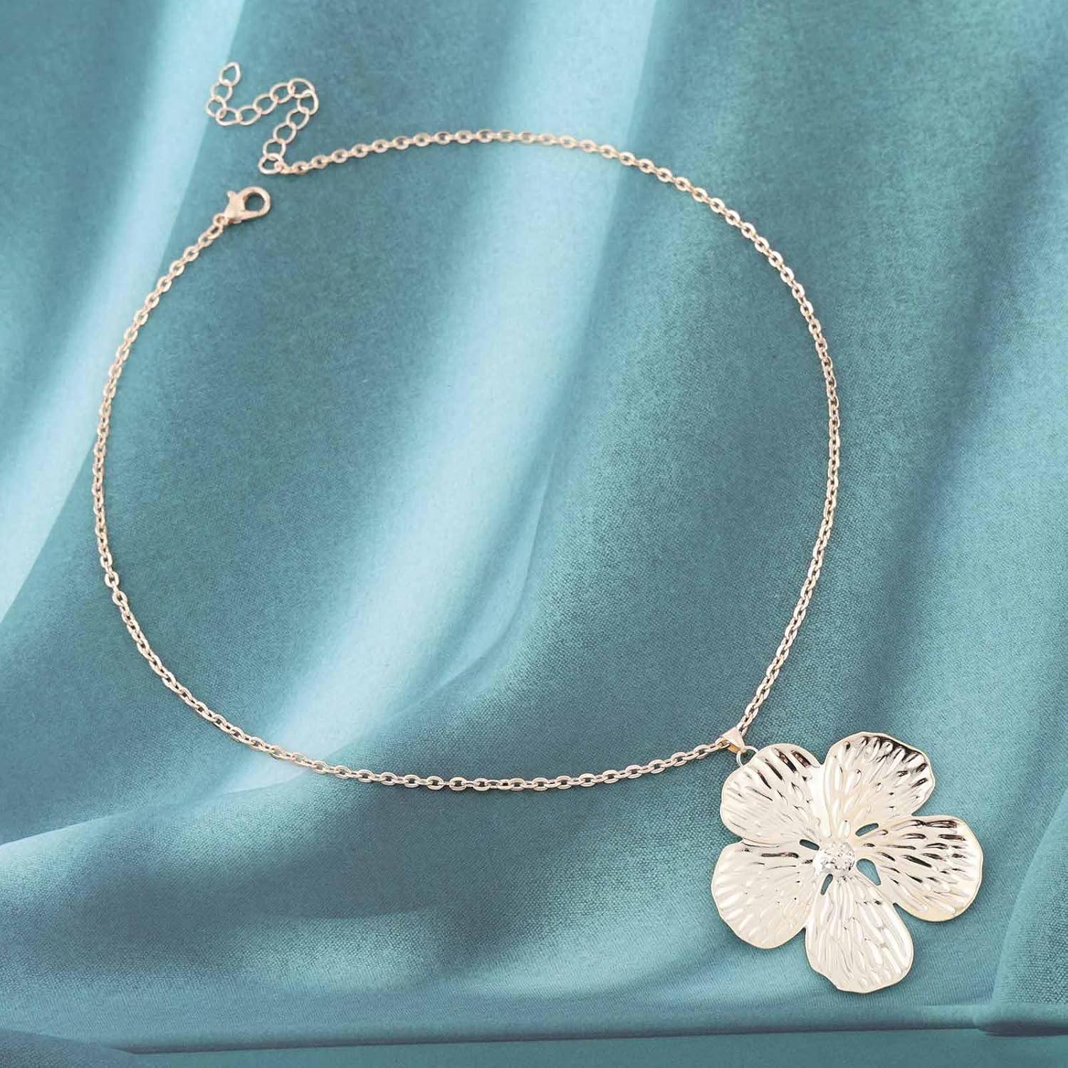 Vintage Large Flower Pendant Necklace Matte Flower Choker Necklace Gold Flower Choker Necklace Gold Exaggerated Necklace Jewelry for Women - Image 4