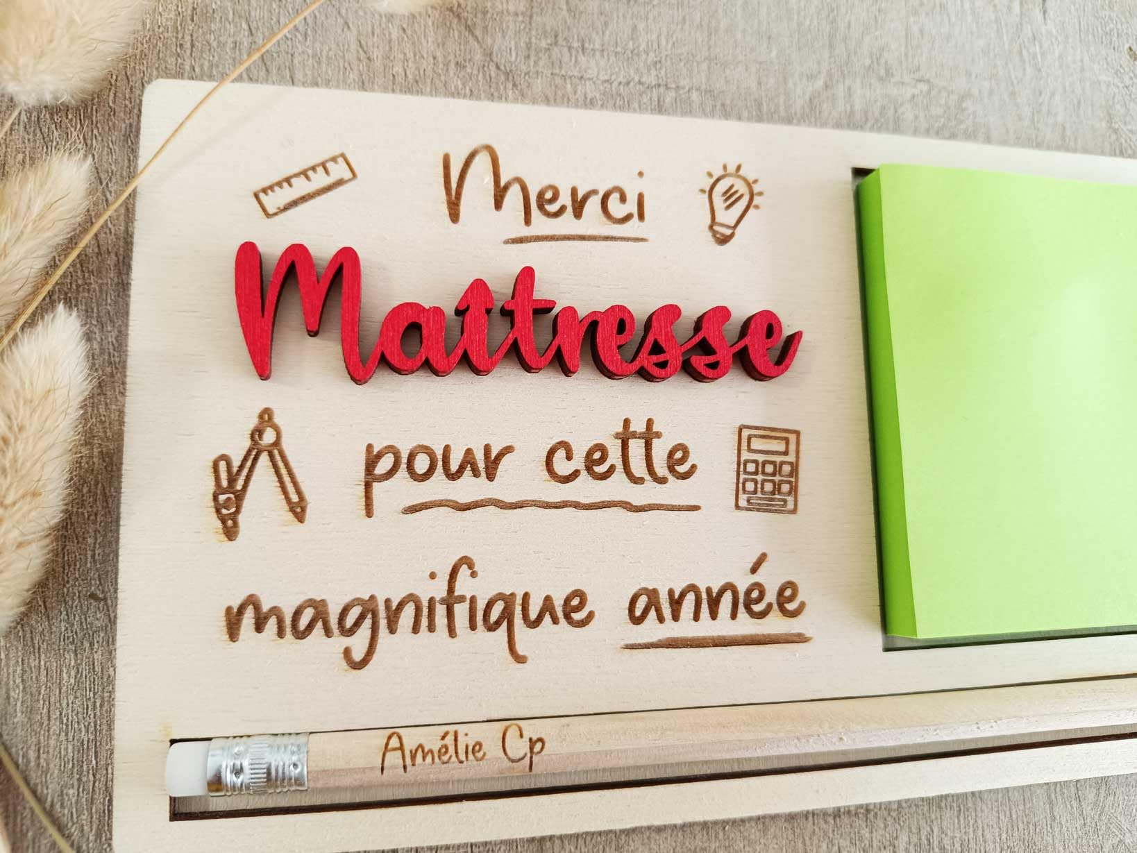 Support à bloc repositionnables en bois gravé Maîtresse ATSEM Maître Nounou cadeau personnalisé