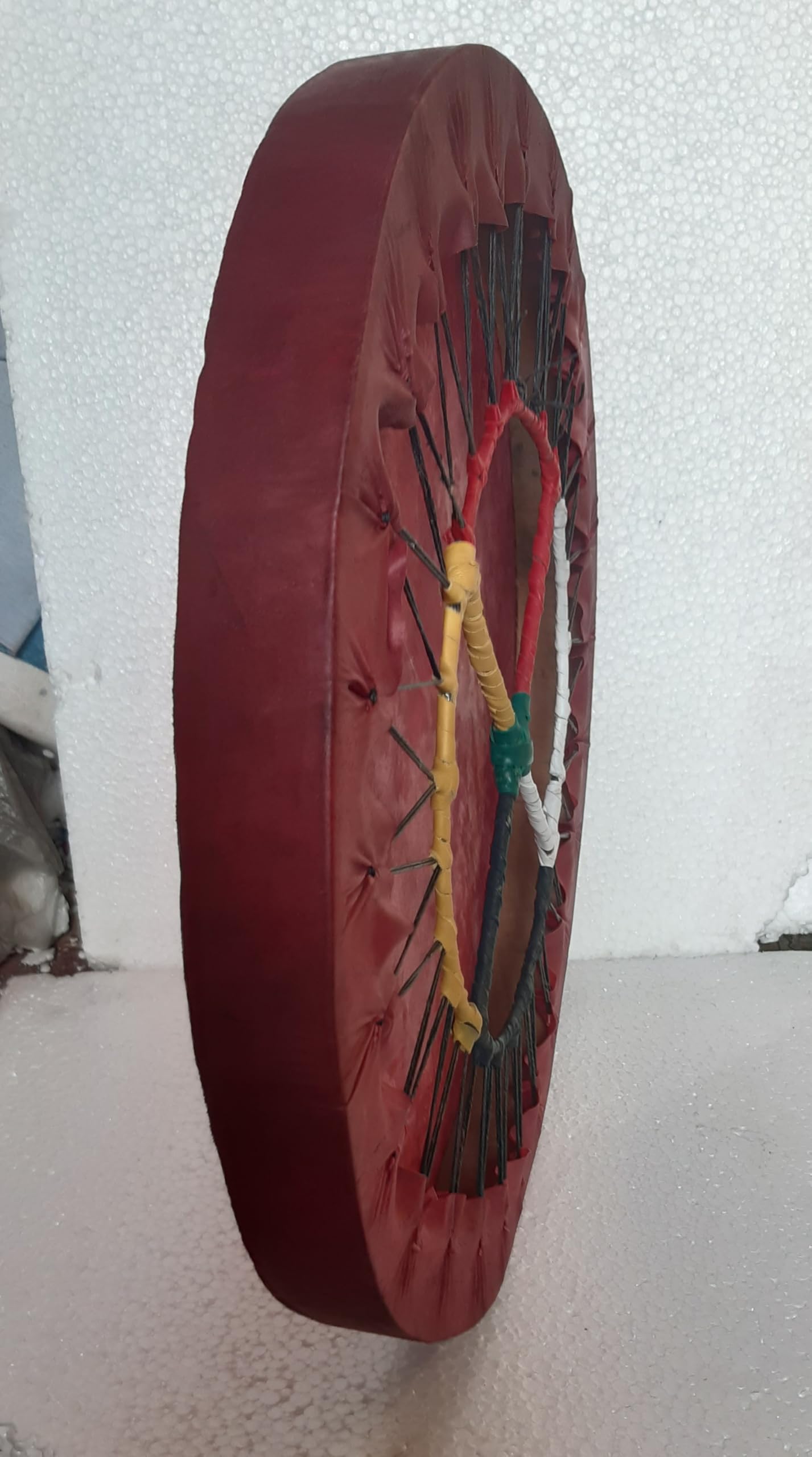 Tamburo nativo sciamanico da 35,6 cm, suono profondo e morbido, colore rosso ciliegia bufalo, tamburo sciamanico fatto a mano, percussioni, meditazione yoga, celebrazione eventi + battente, mazzuola