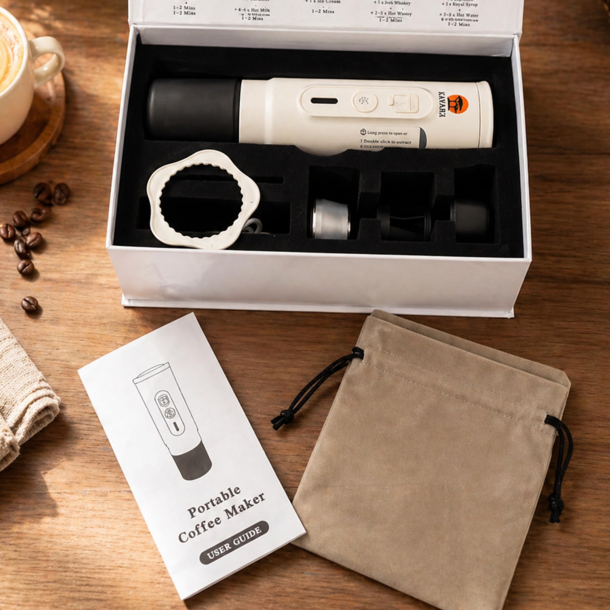 Kavari Machine à Café Portable Compacte Espresso italien 20 Bars | Cafetière portable 2 en 1 capsules Nespresso® & café moulu se recharge en USB-C et est idéale en voyage, voiture ou camping.