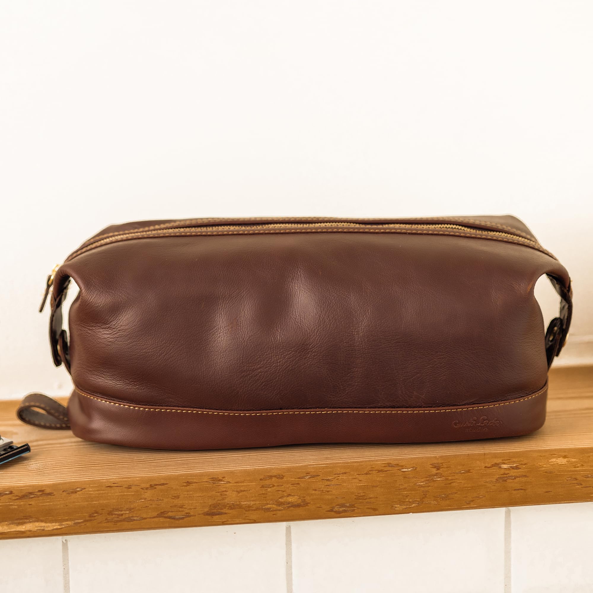 Gusti Waschtasche Leder - Anika Kulturtasche Kulturbeutel Kosmetiktasche Ledertasche groß für Damen Herren Braun Leder