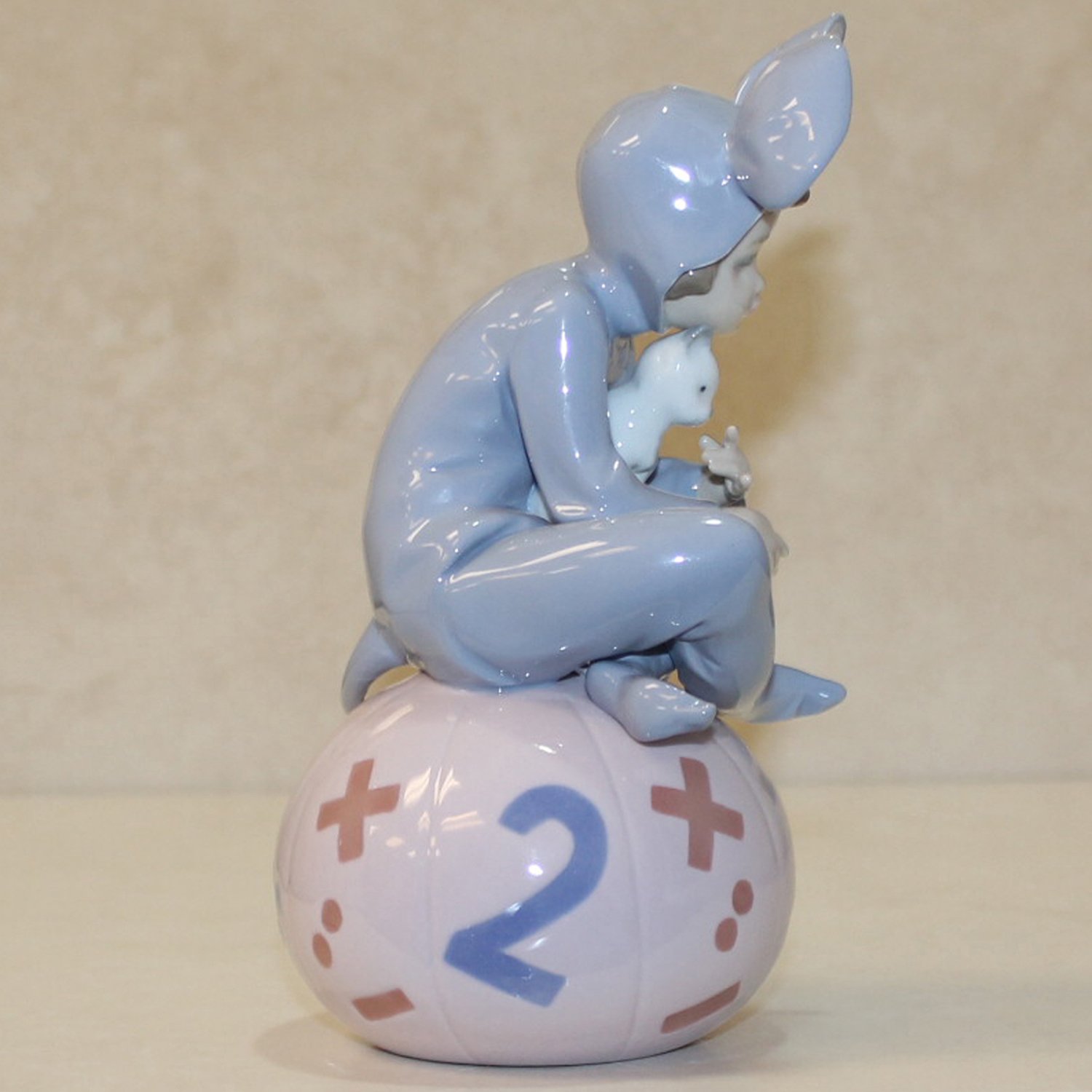 Amazon.com: Lladro Figurine, 5883 Loving Mouse : Home & Kitchen