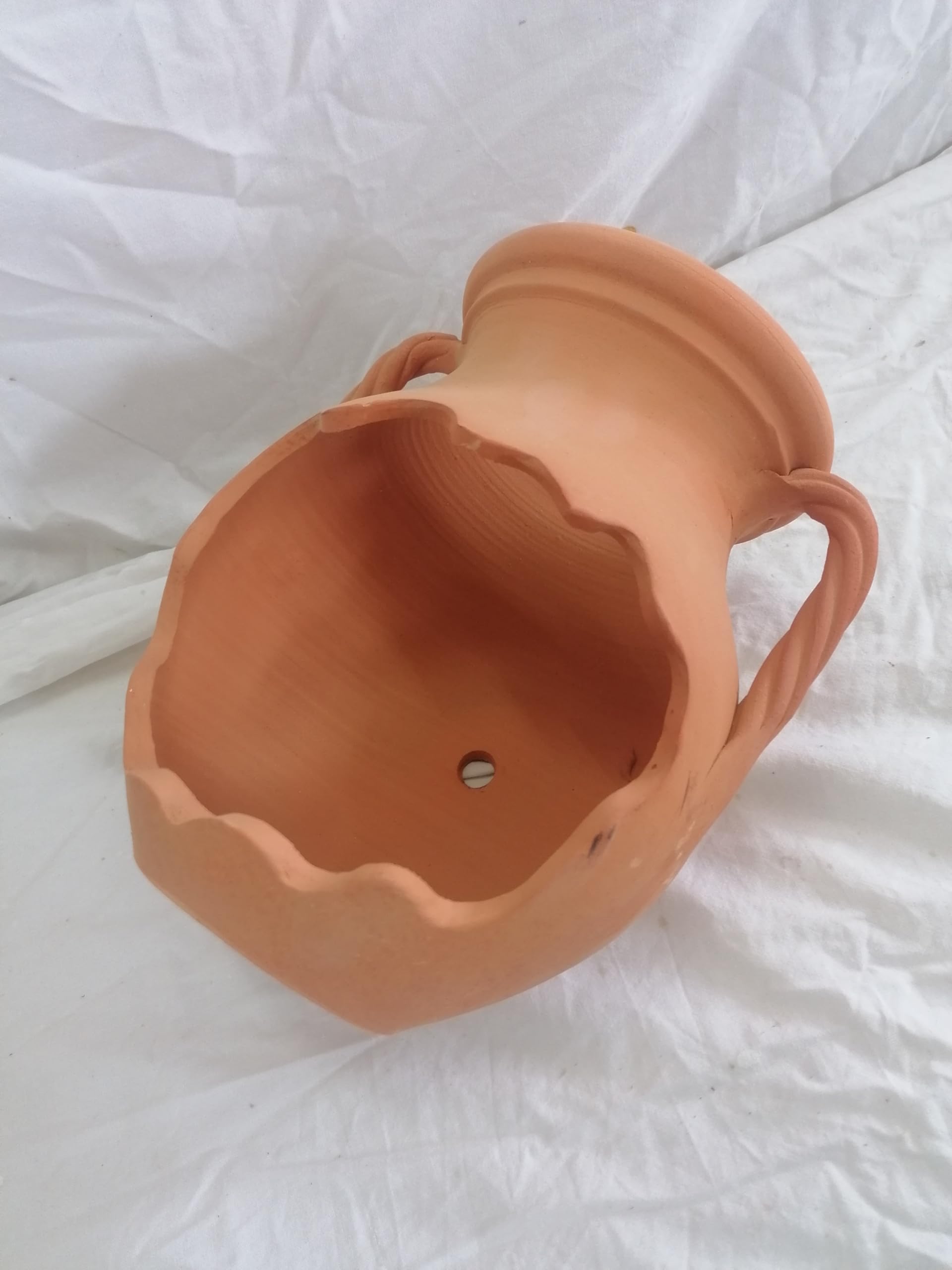 la iberica ANFORA de Barro Abierta. 32x26 cms.