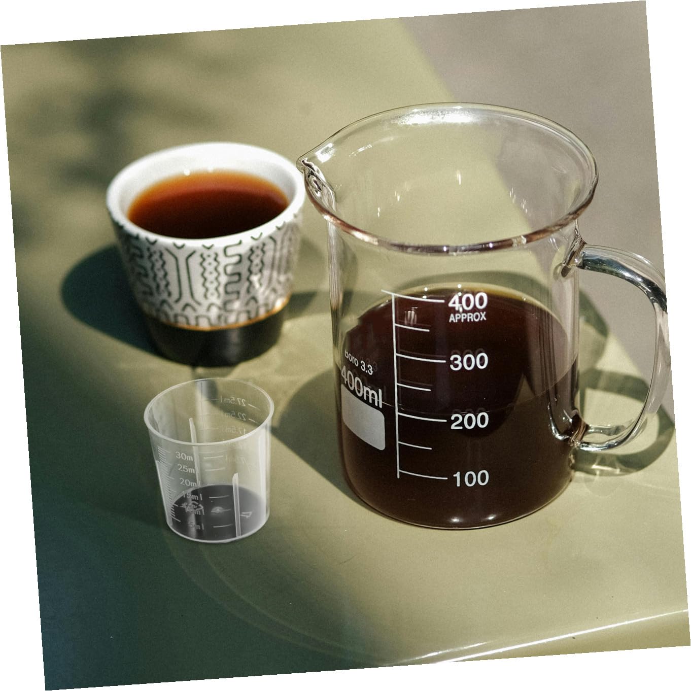 Mobestech Juego De 5 Vasos Medidores De Epoxi De Medición Precisa Pequeños Vasos Medidores Graduados De Plástico Para Mezclar Pigmentos 100 Unidades X 5
