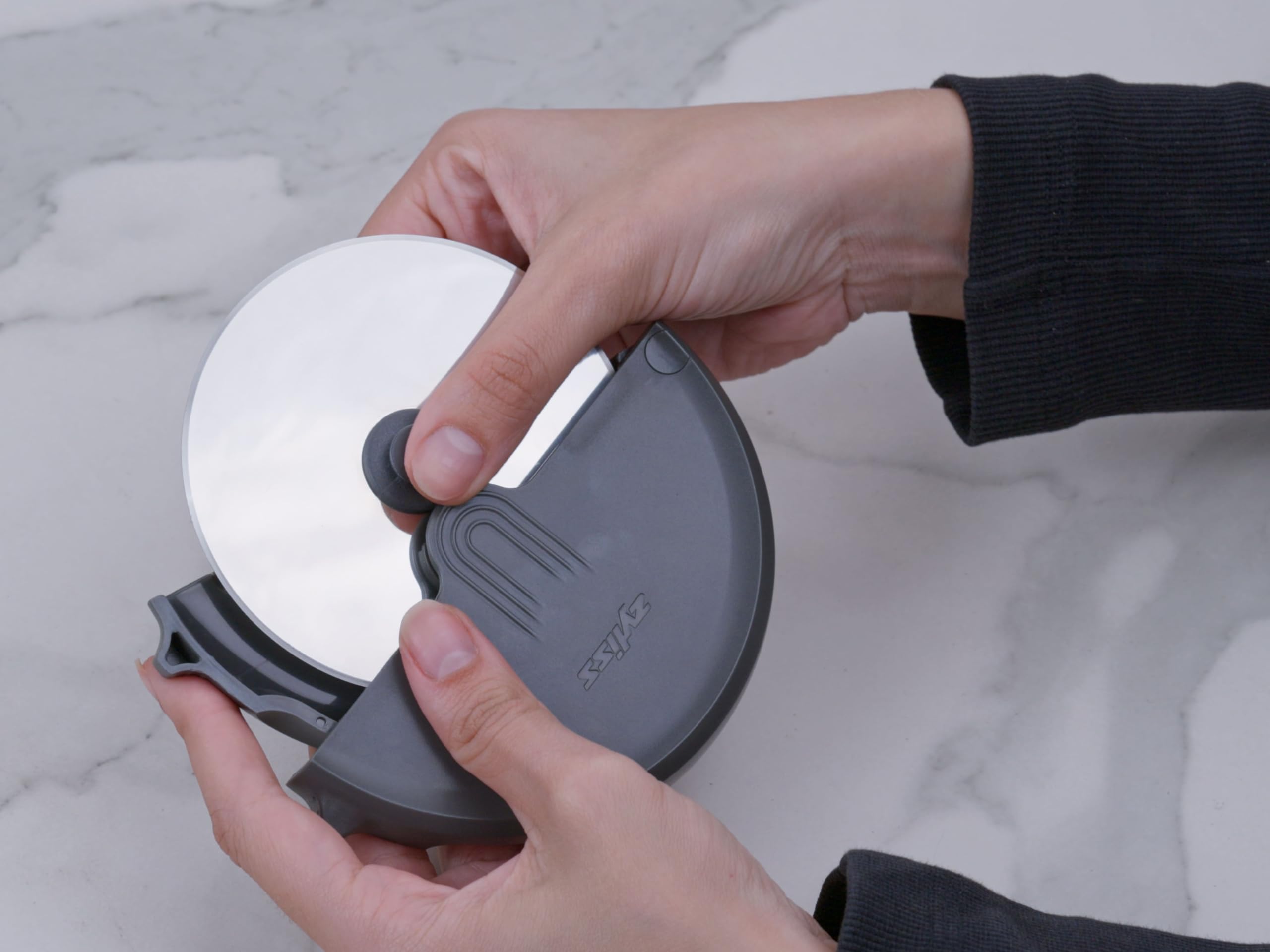 Zyliss Pizza Cutter - Sharp & Easy Slices -5