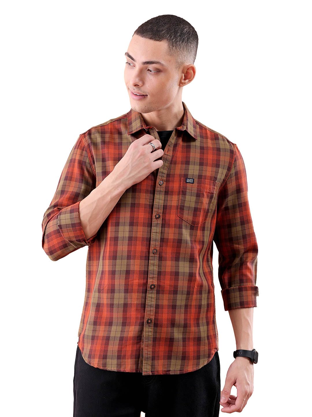 Men's Cotton Regular Fit Checkered Full Sleeves Cutaway Collar Casual Shirt