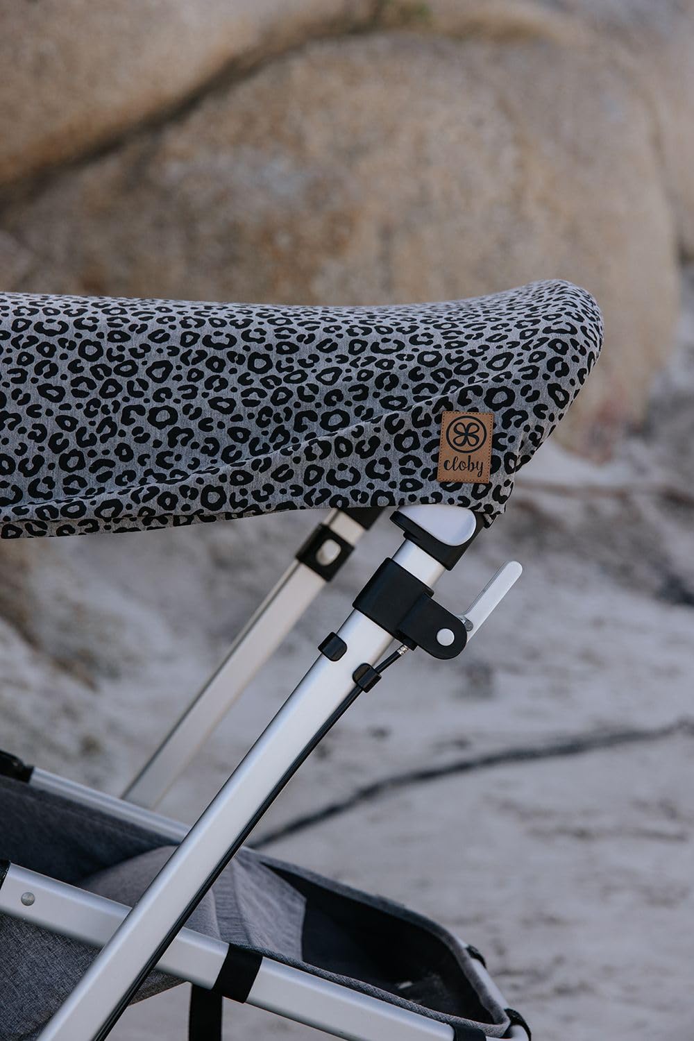 Cloby CBY-SET-LPG-BE Set UV-Schutz-Decke Leopard grau/schwarz und magnetische Clips beige