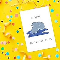 Vista 5 de Tarjeta de disculpa con texto en inglés «I'm Sorry I Didn't Do It On Marsopa» Divertida tarjeta de disculpa con delfines para amigos, compañeros