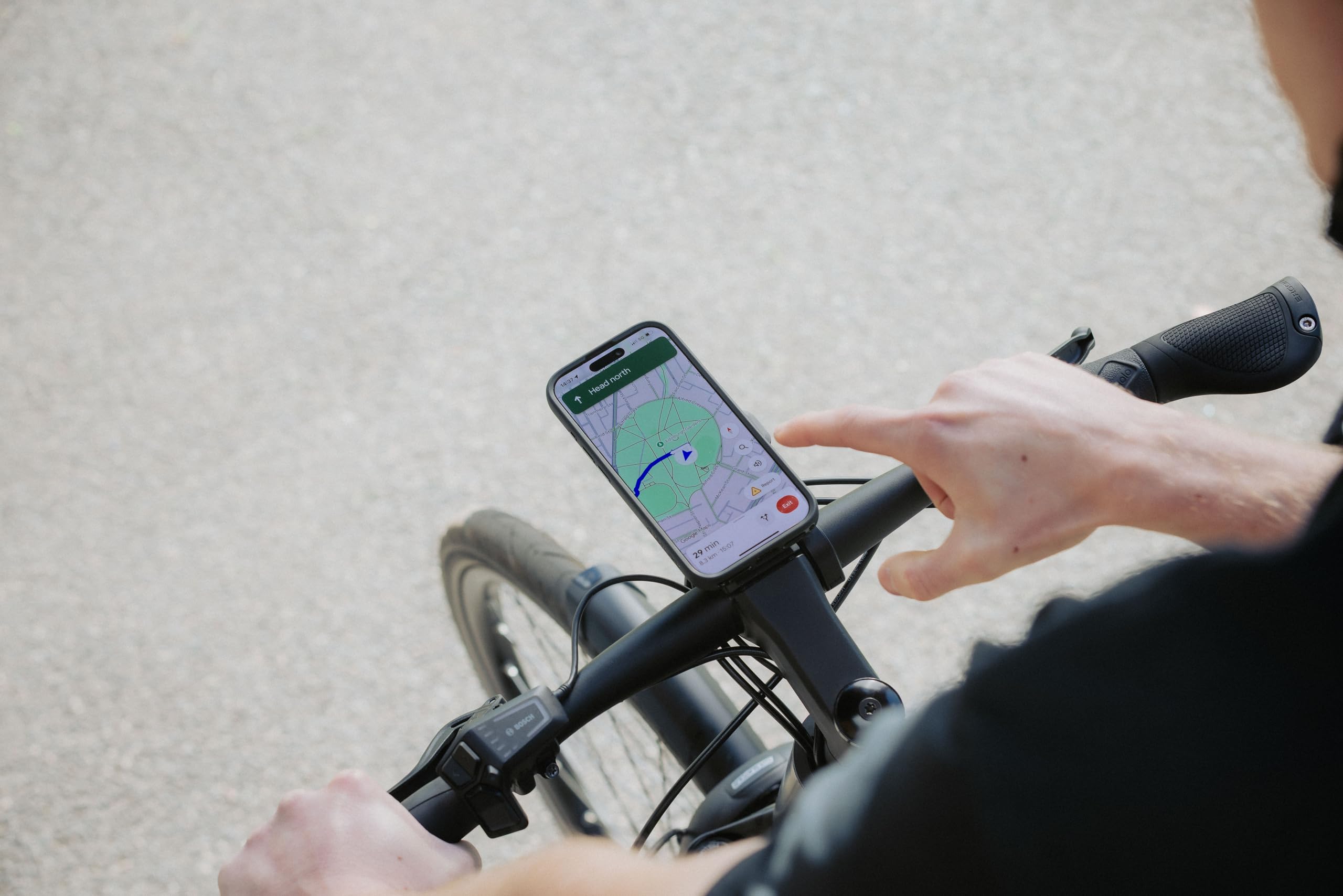Quad Lock Out Front PRO uchwyt na kierownicę roweru uchwyt na telefon (V2) z MAG etui na telefon iPhone 17 Pro