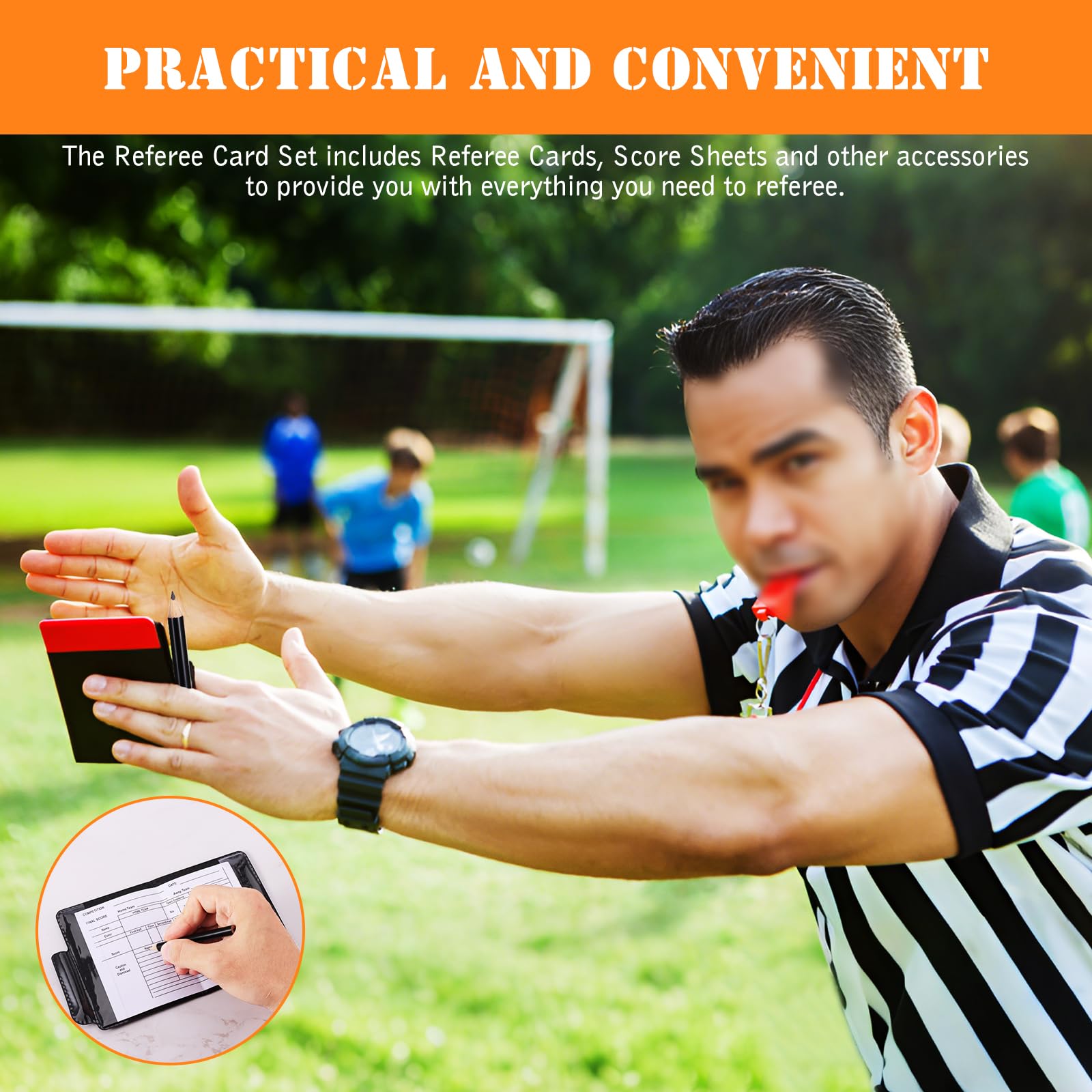 Juego de tarjetas de árbitro de fútbol rojo y amarillo con papeles de registro y hoja de puntuación