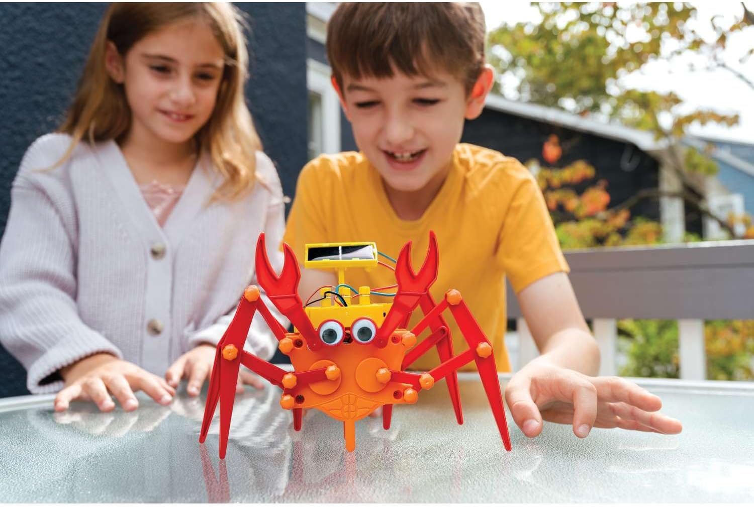4M Hybrid Crabot Solar Robot Kit for Kids Ages 8-12 – Build a Sideways-Scuttling Crab with Moving Eyes & Claws, Solar or Battery Powered, STEM Renewable Energy Engineering Toy Gift