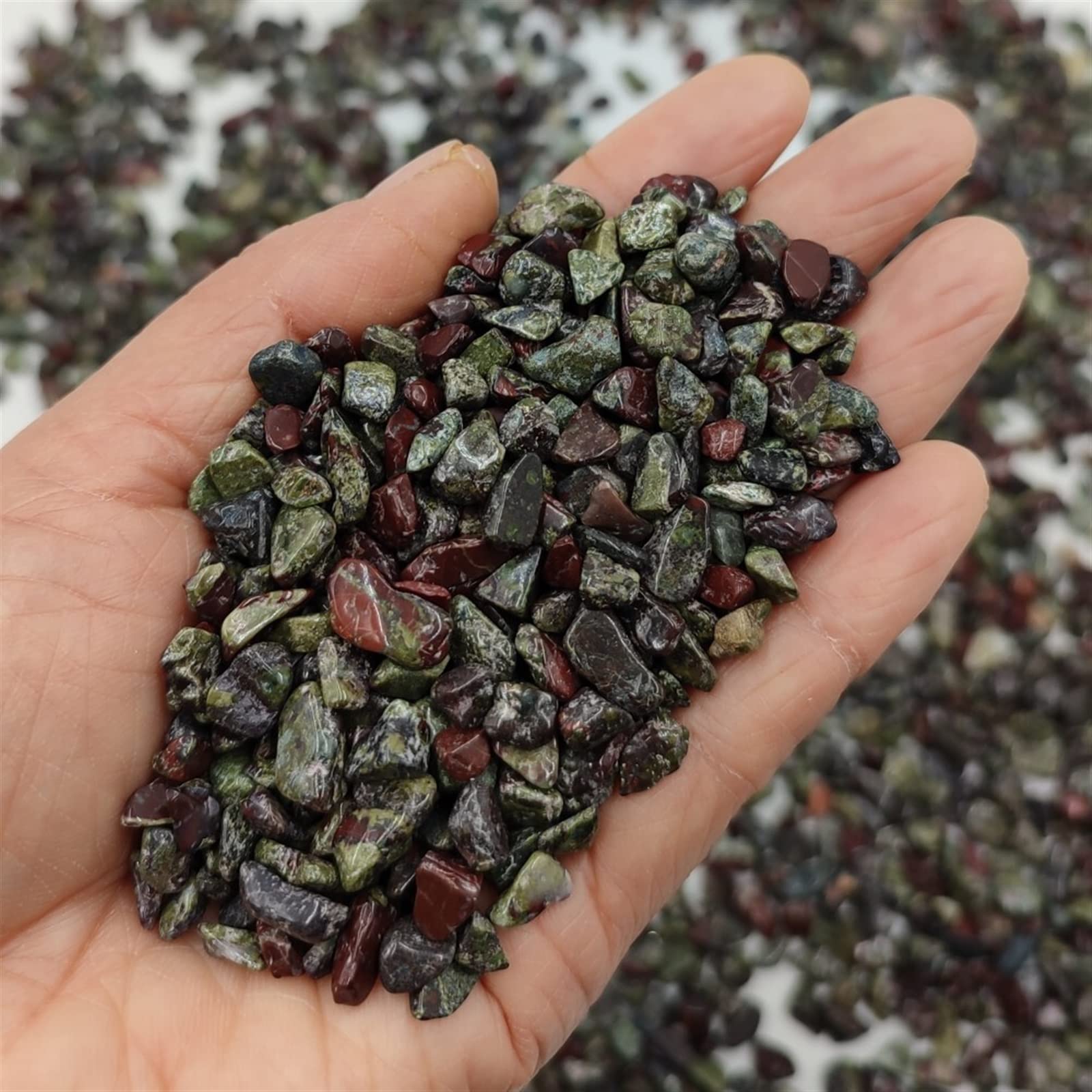 100 g/Pack Natürliche Drachen Blutstein Chips Kies Berg Quarz Kristall Edelstein Aquarium Aquarium Dekoration (Color : Dragon Bloodstone, Size : 100g)