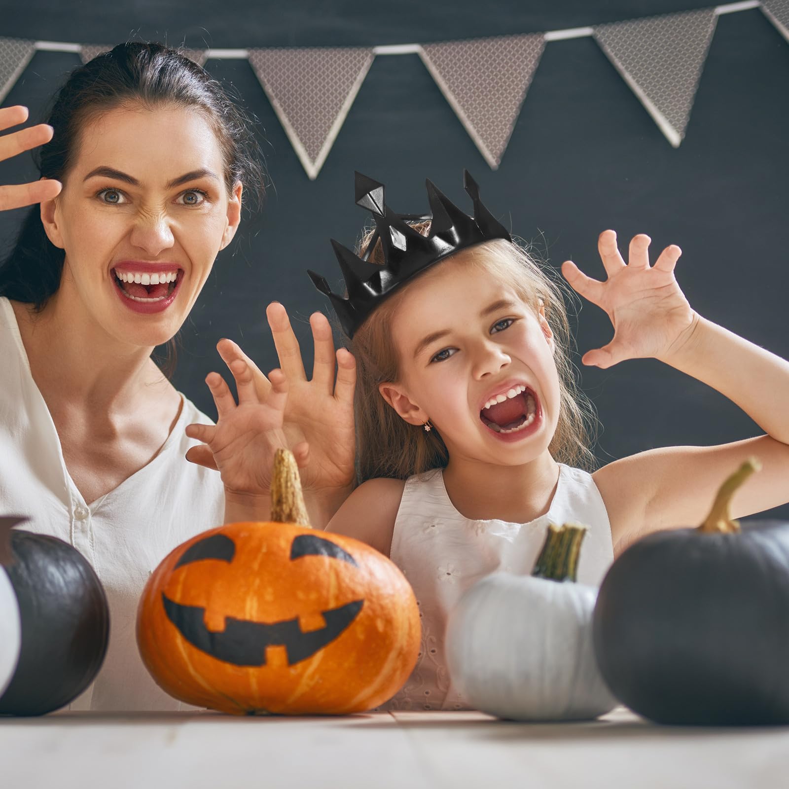 Healeved 4 Sztuki Metalowy Diadem Halloweenowy Chłopiec Dziewczynka z Cyrkoniami Gotycka Korona Królowej Cosplay i Imprezową Zabawę Trwała Kostiumowa Ozdoba Głowę Przedstawienia i
