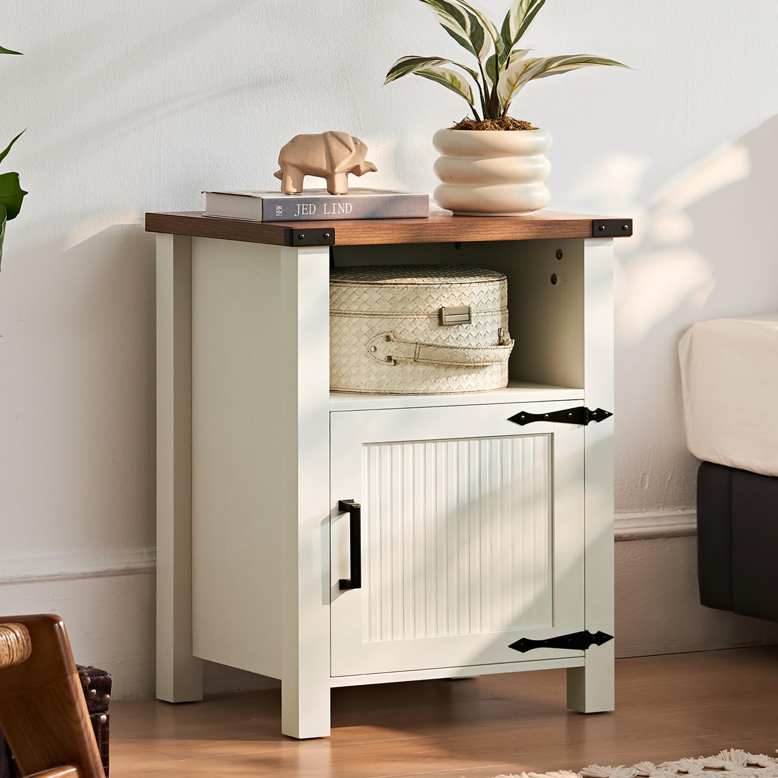 Joaxswe Farmhouse Nightstand