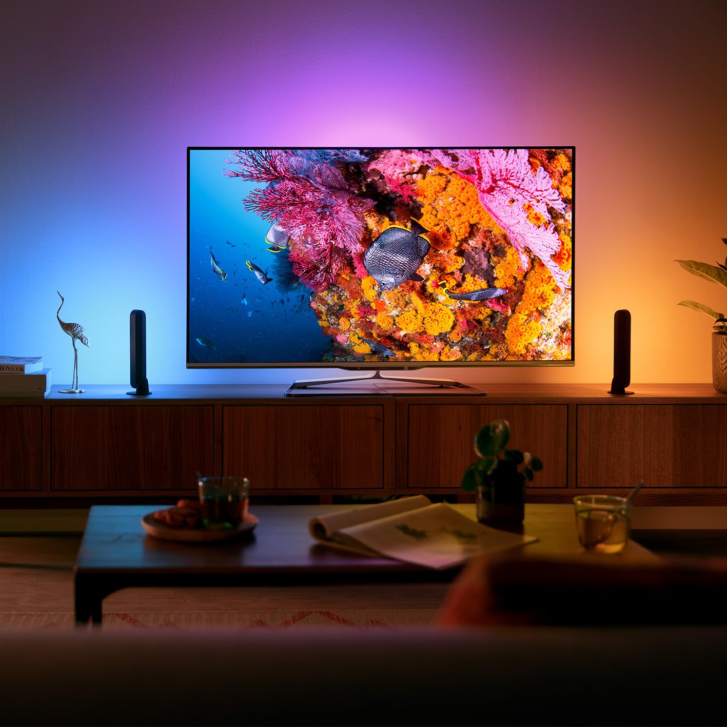 Philips Hue White and Color Ambiance Lampada da Tavolo LED Smart Play e Hue Bridge, Con Alimentatore Incluso, 2 pezzi, Nero