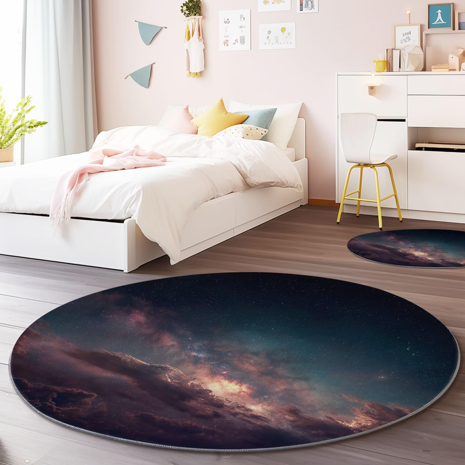 Tapis rond 60 cm sombre lavable en machine fini les taches au salon