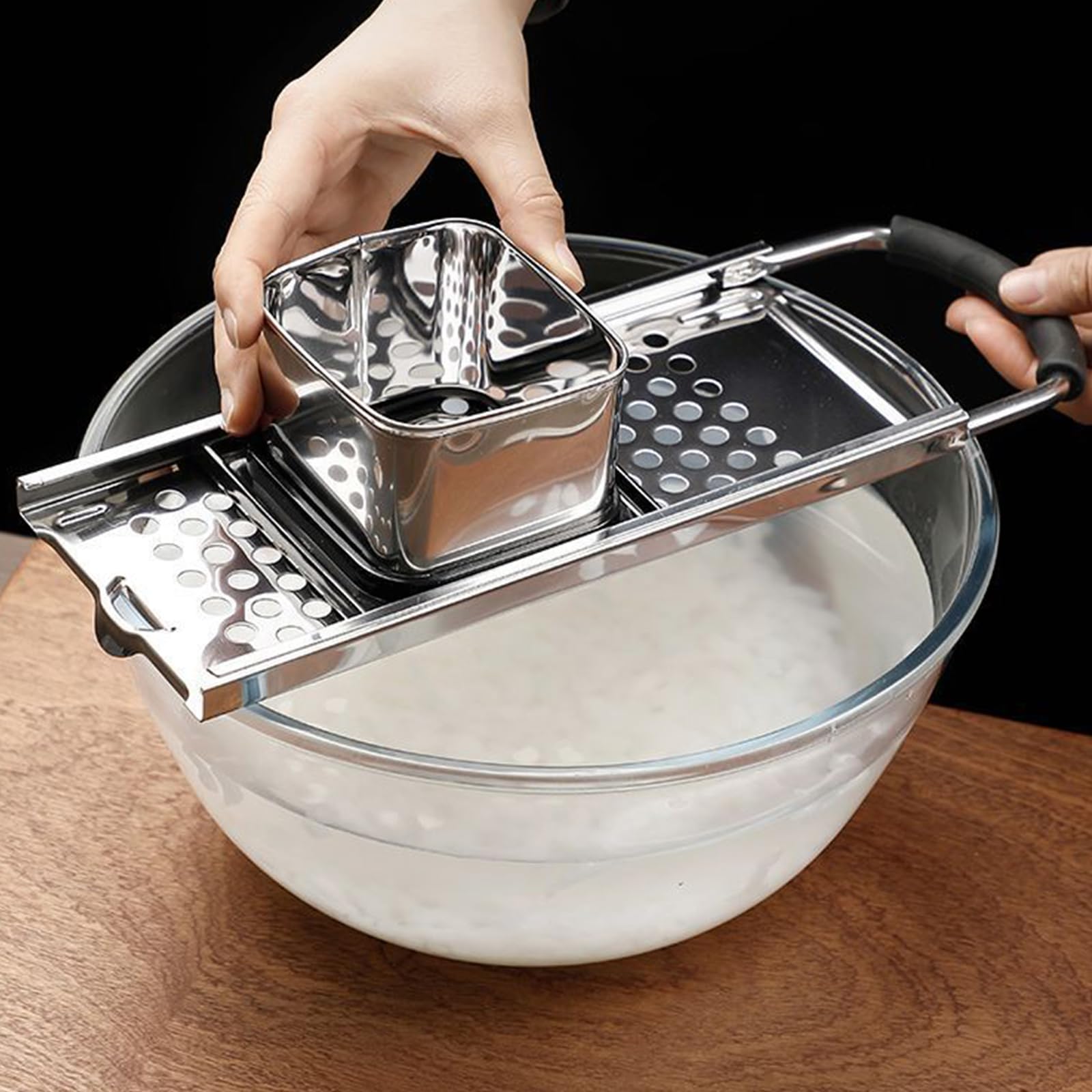 WinGluge Spaetzle de Acero Inoxidable, Fabricante de Spaetzle, Fabricante De Fideos Apto para Lavavajillas, Spaetzle Maker con Empujador de Seguridad, para Cocina Doméstica con Agarre Cómodo