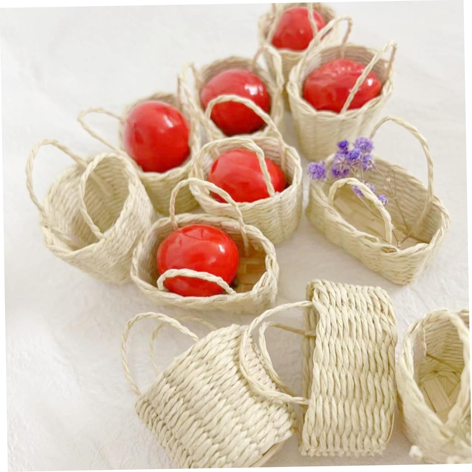 5Pcs Mini Basket with Handle DIY Simulation Mini Woven Basket Decorative Dollhouse Miniature Buckets for Picnic Candy Easter Egg Dollhouse Accessories