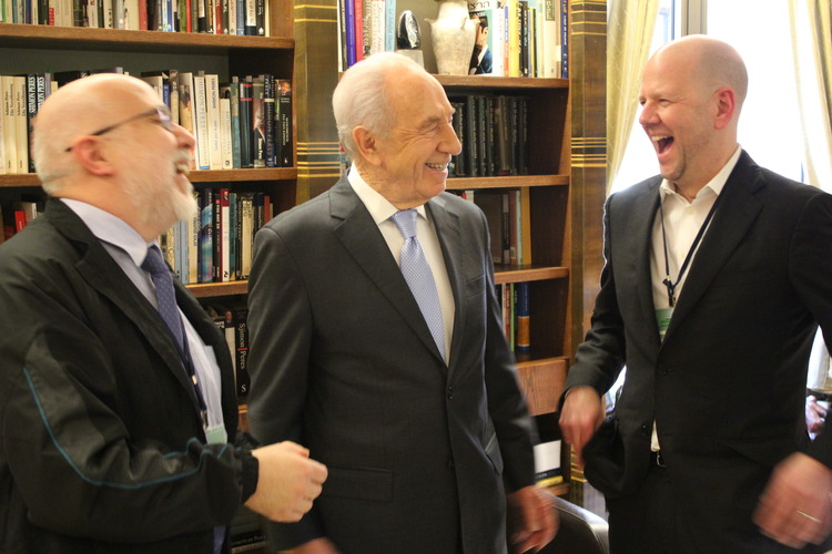 Amazon.com: The Brand Bubble: The Looming Crisis In Brand Value and How ...