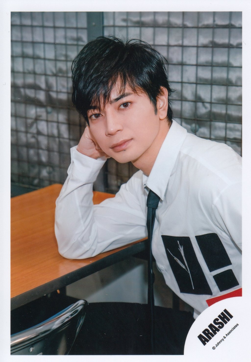 Amazon.co.jp: ARASHI 嵐 公式 生 写真 （松本潤）AM00105 : おもちゃ