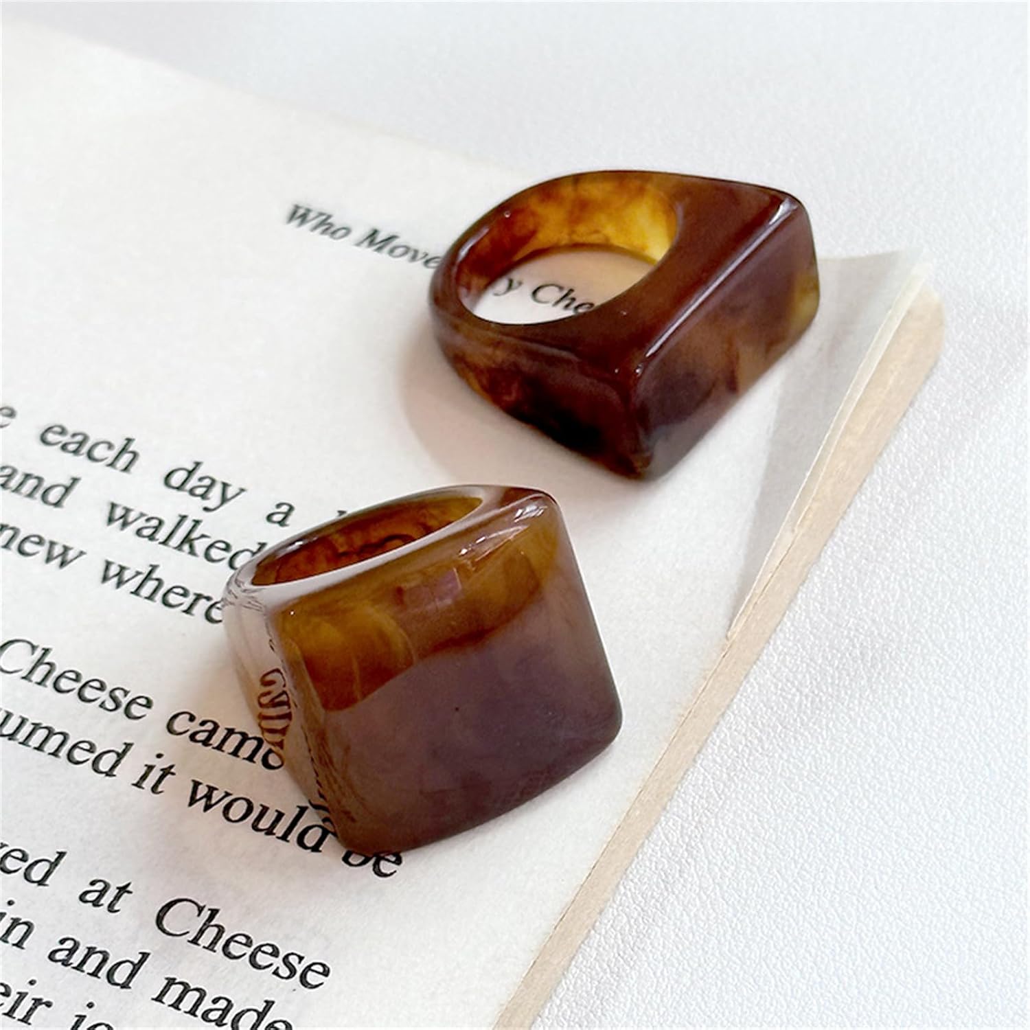 PINK TOWN Resin Chunky Ring Set for Women, Multicolor Acrylic Knuckle Rings Vintage Plastic Stackable Rings Set Y2k Aesthetic Statement Midi Ring Thick Dome Finger Jewelry - Image 6