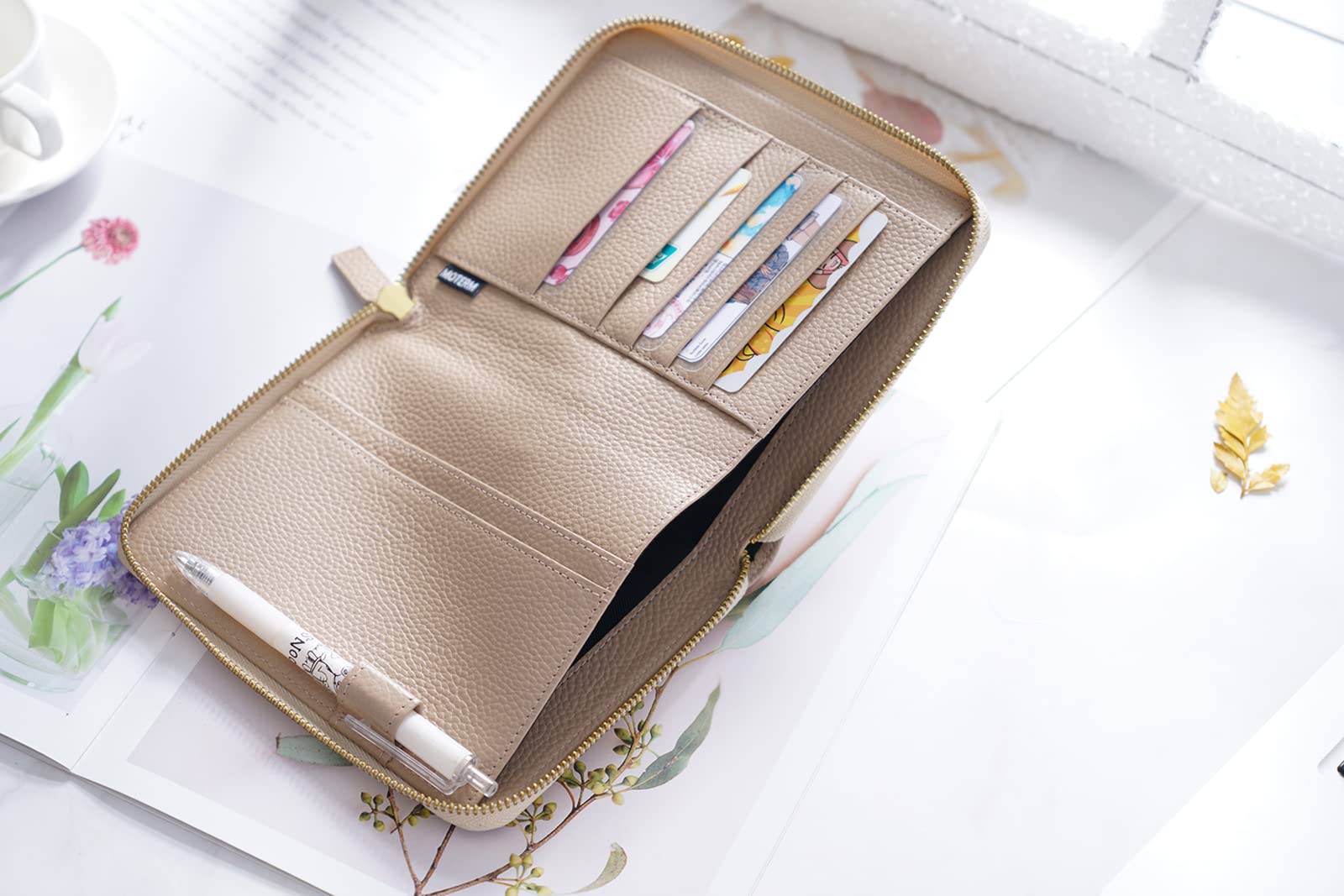 Moterm Custodia in pelle con cerniera per quaderni A6 – adatta per Hobonichi, Stalogy e Midori MD Planner (ciottolo-tortora)